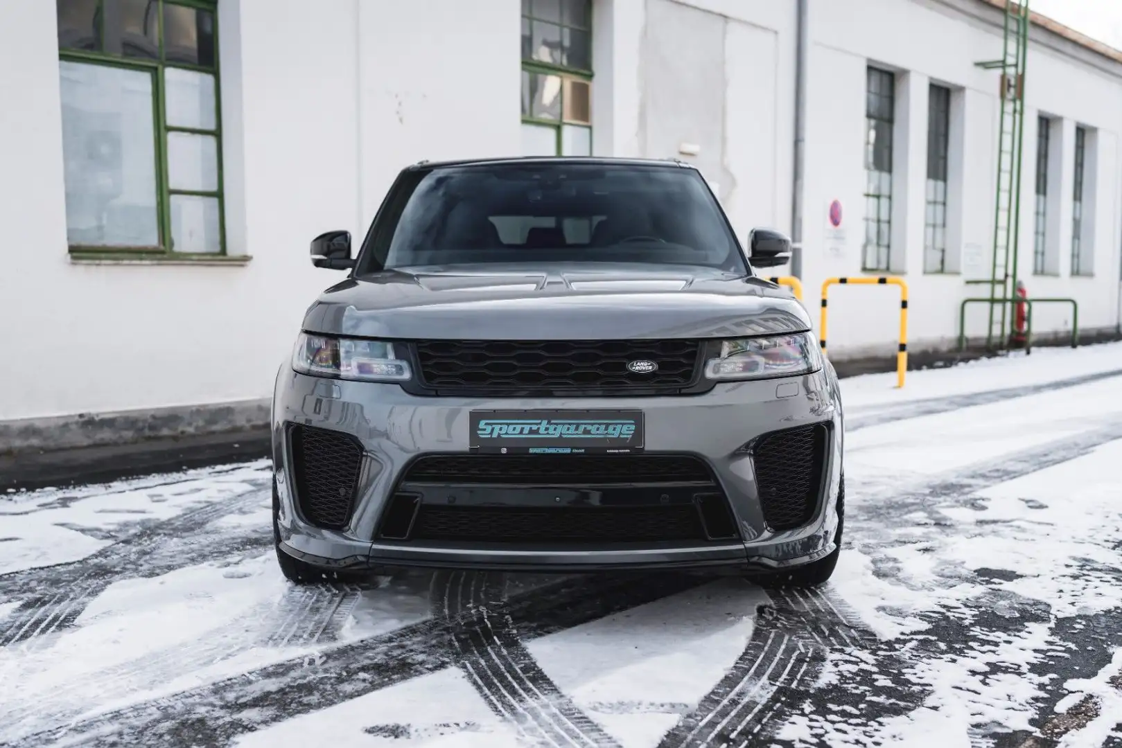 Land Rover Range Rover Sport 5.0 V8 *SVR / Mwst.* Grau - 2