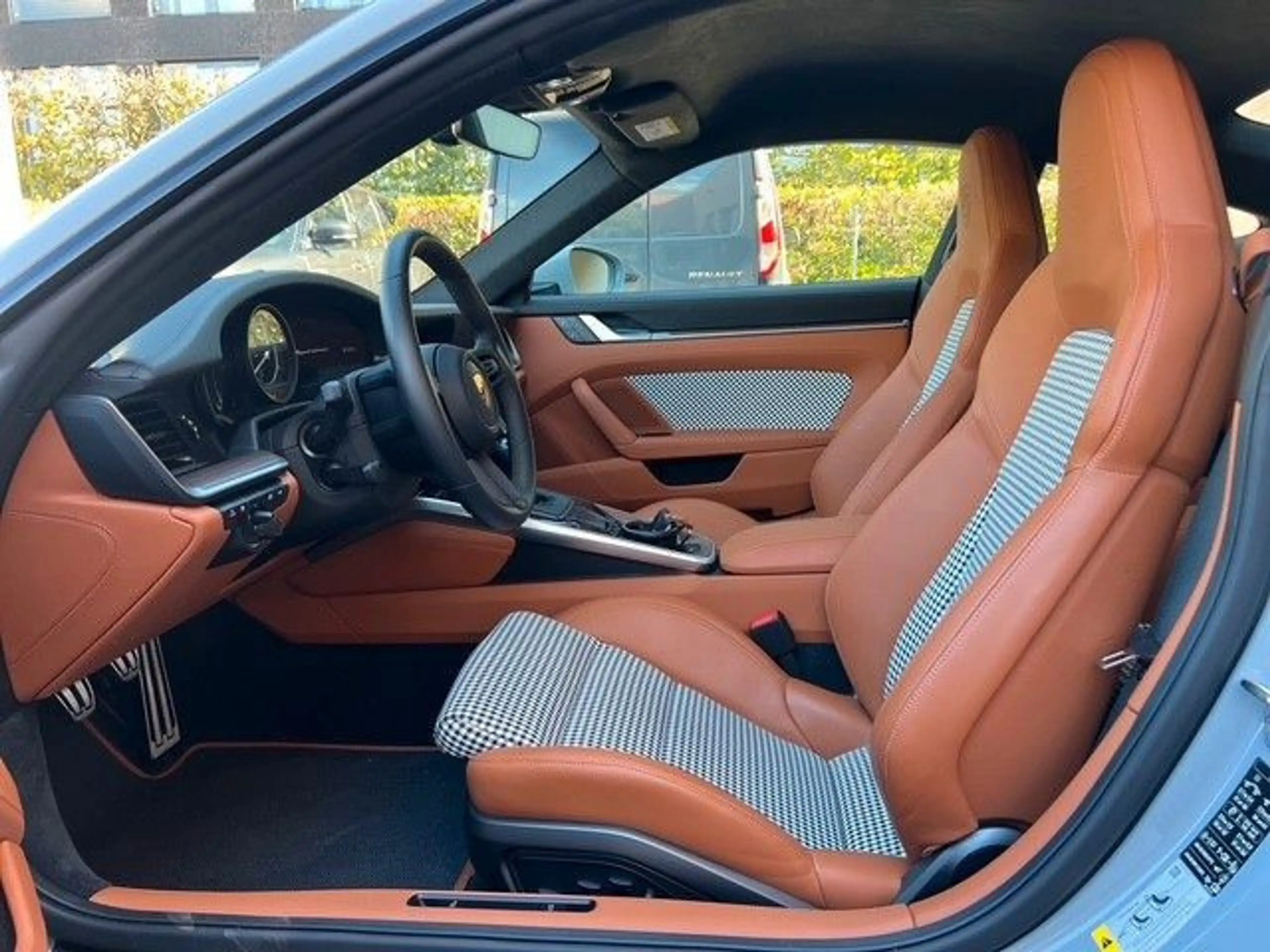 Porsche 992 911 Sport Classic I Limited Edition 560 of 1.250 I — photo 13