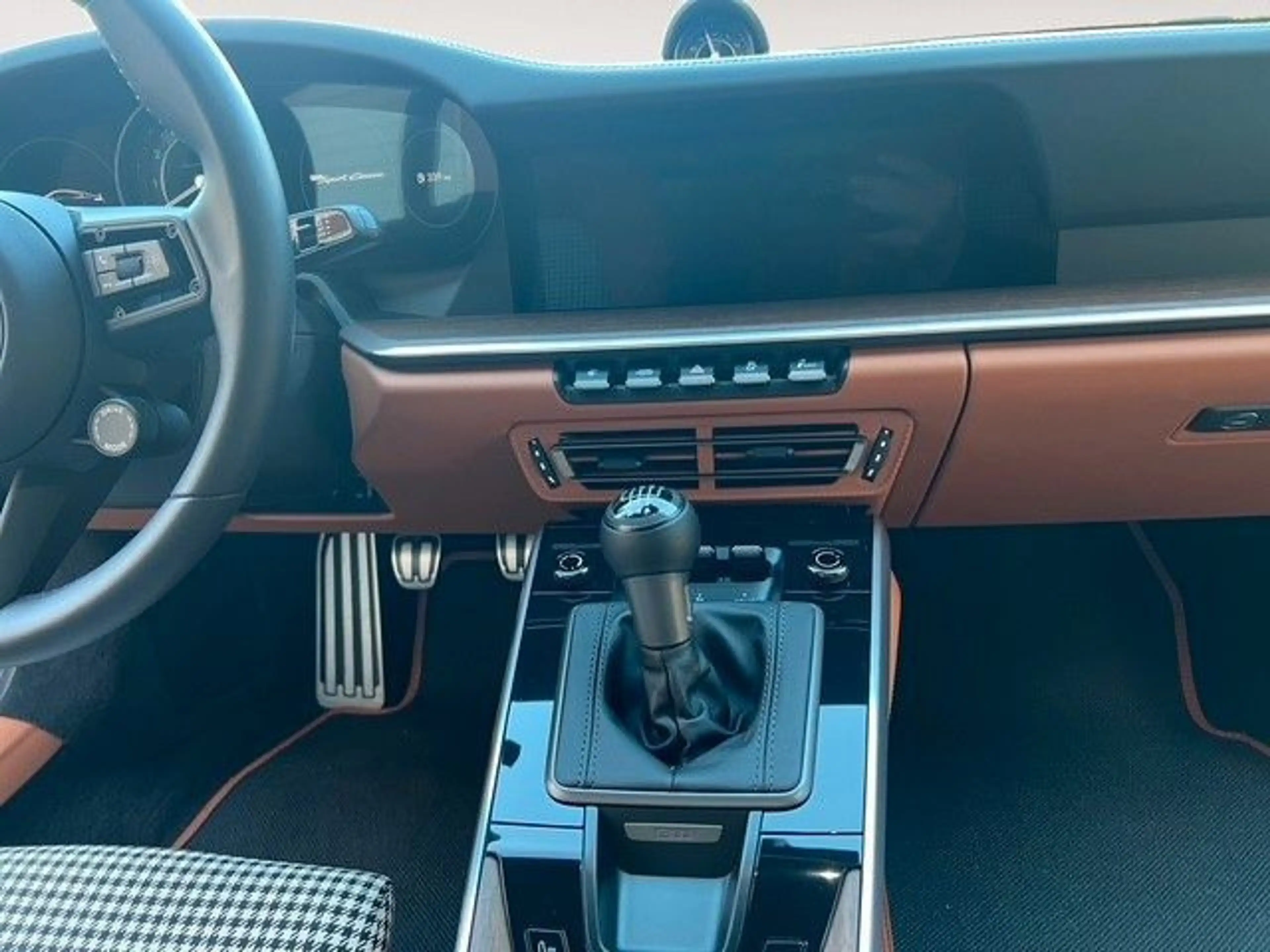Porsche 992 911 Sport Classic I Limited Edition 560 of 1.250 I — photo 8