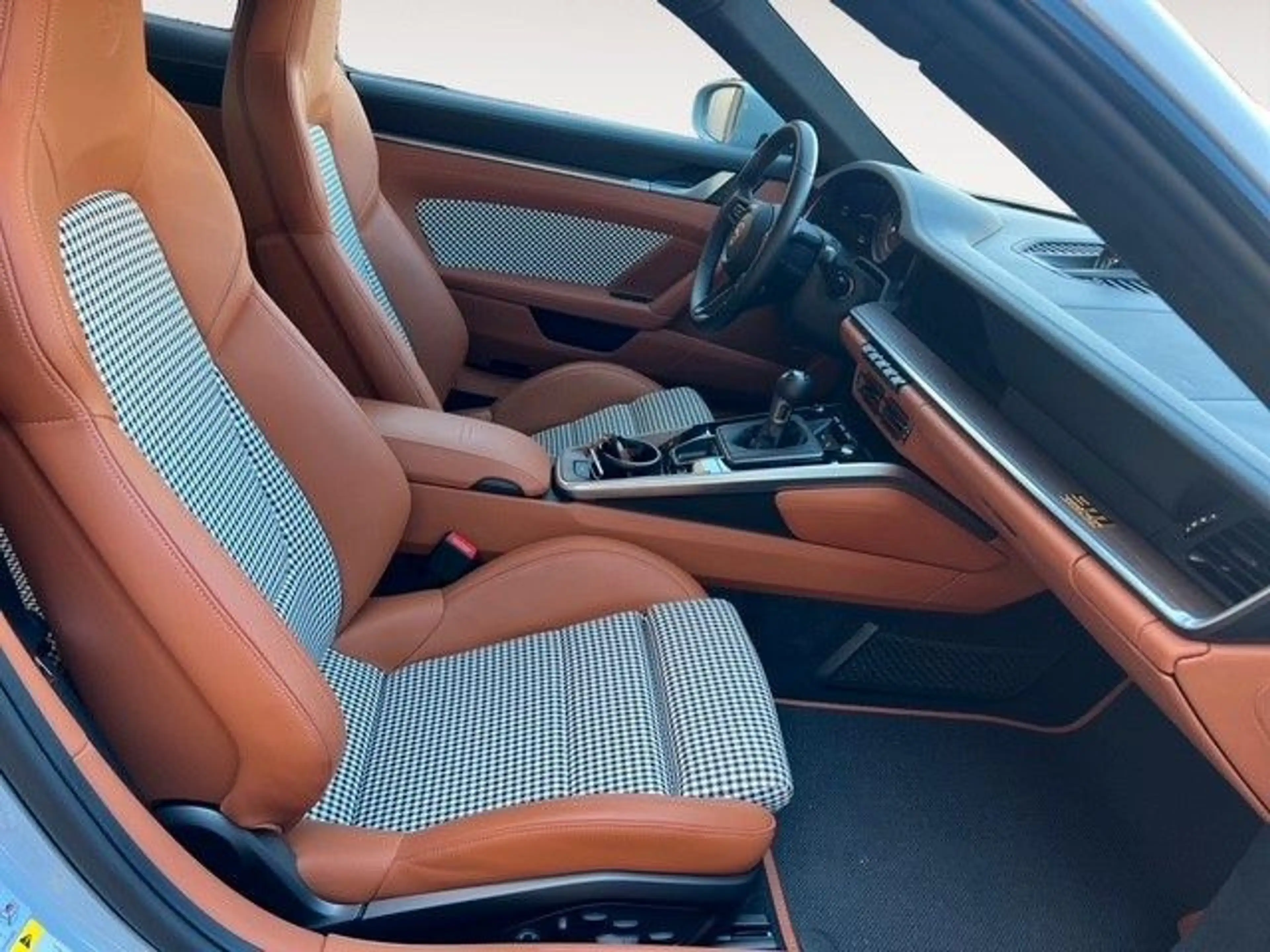 Porsche 992 911 Sport Classic I Limited Edition 560 of 1.250 I — photo 10