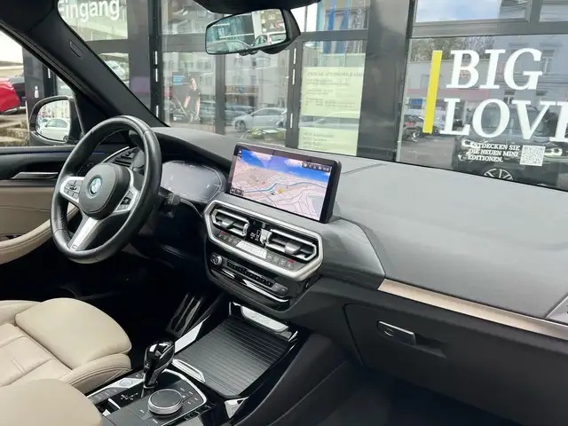 BMW X3 view 6