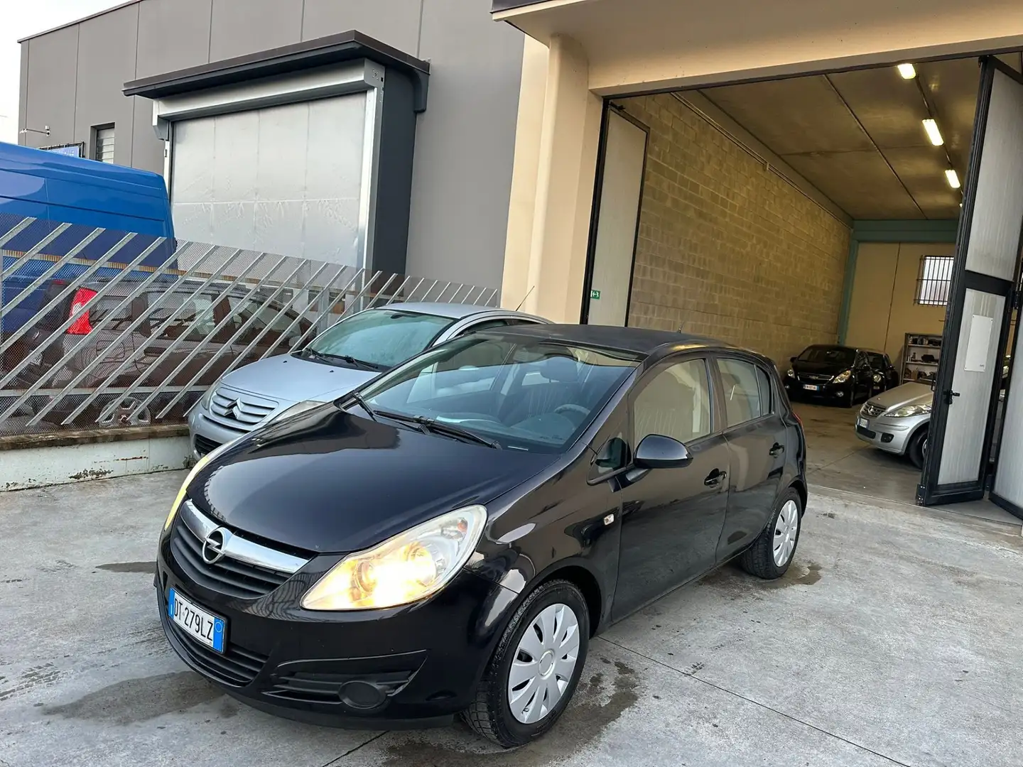 Opel Corsa 5p 1.2 Enjoy c/radio - 1