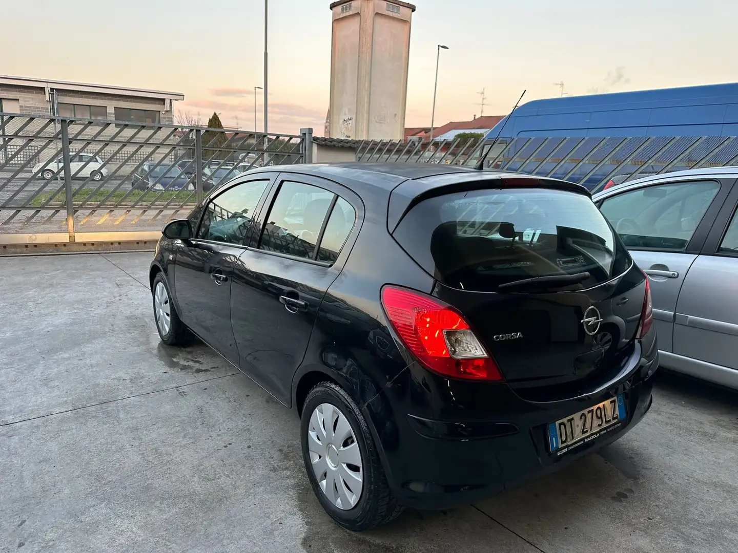 Opel Corsa 5p 1.2 Enjoy c/radio - 2