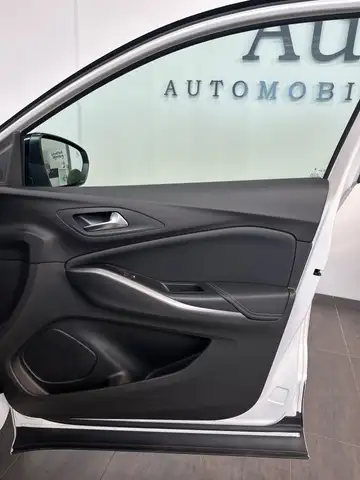 Opel Grandland X view 8