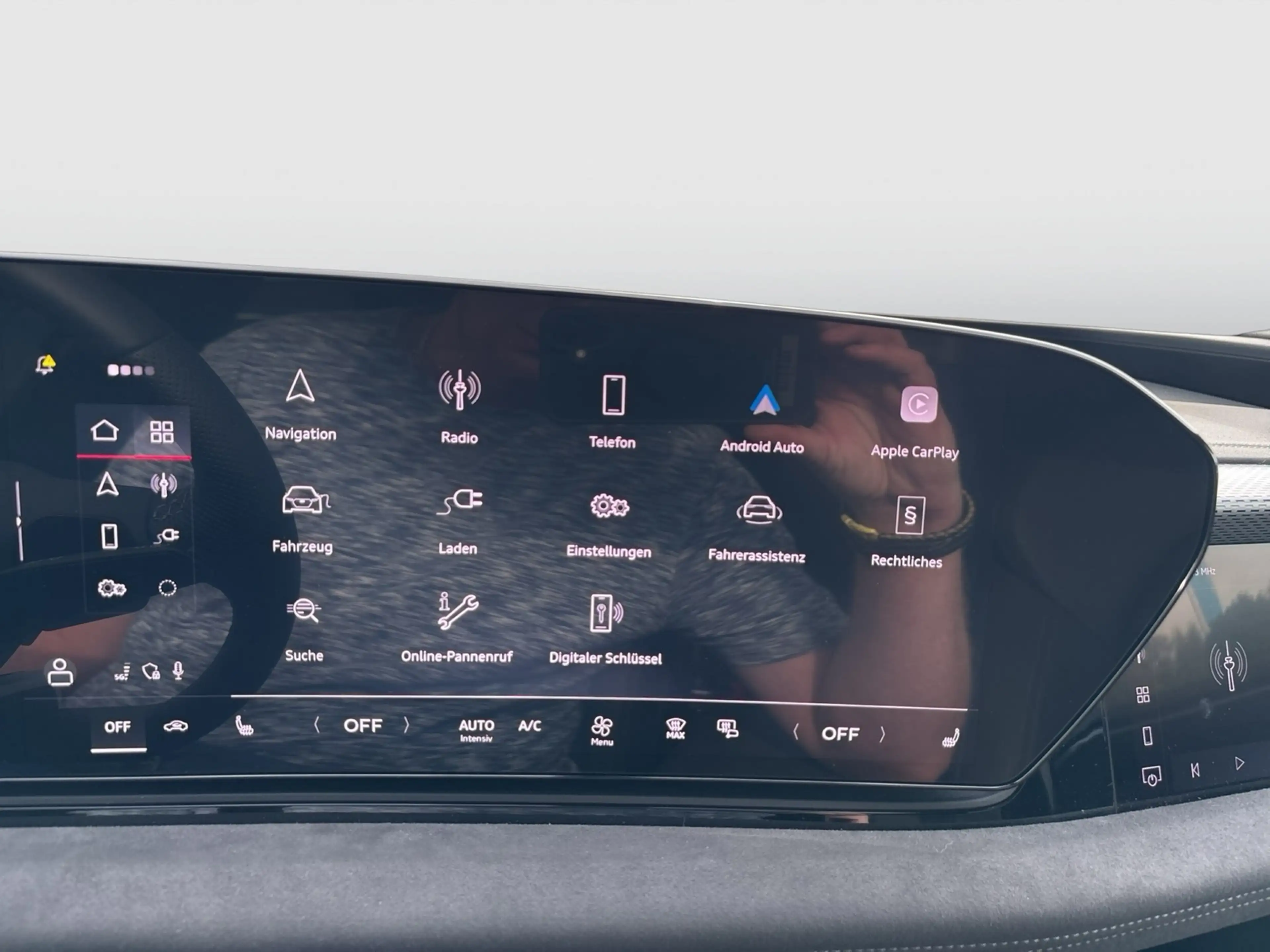 Audi A6 e-tron Avant performance S LINE PANO B&O LM21 — photo 14
