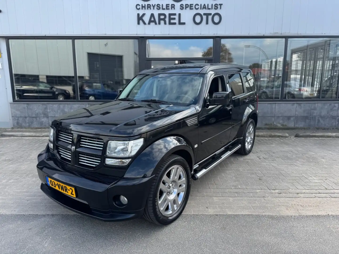 Dodge Nitro 4.0I LIMITED Zwart - 1