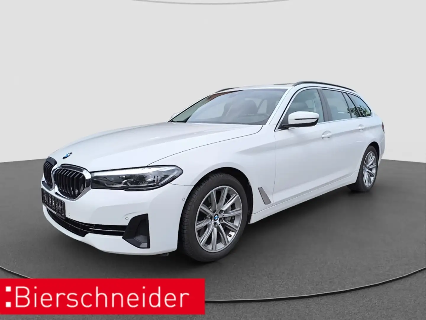 BMW 530 d Touring Autom. AHK NAVI HUD PANO RFK Weiß - 1