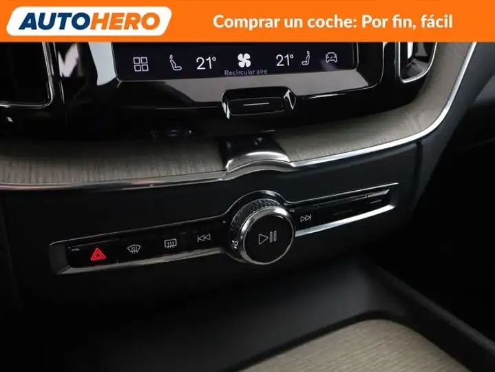 Volvo XC60 2022, foto 29