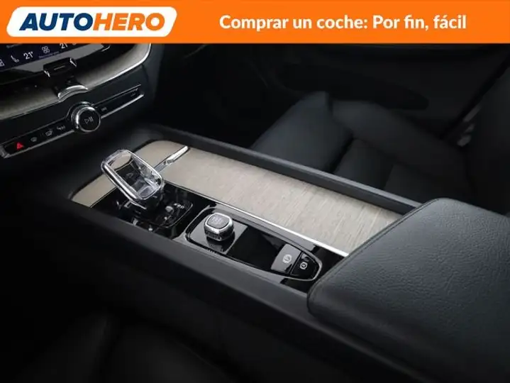 Volvo XC60 2022, foto 30