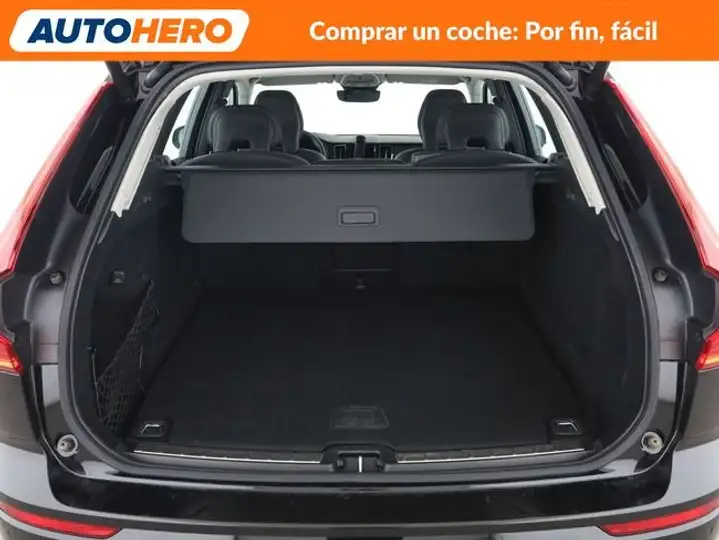 Volvo XC60 2022, foto 18