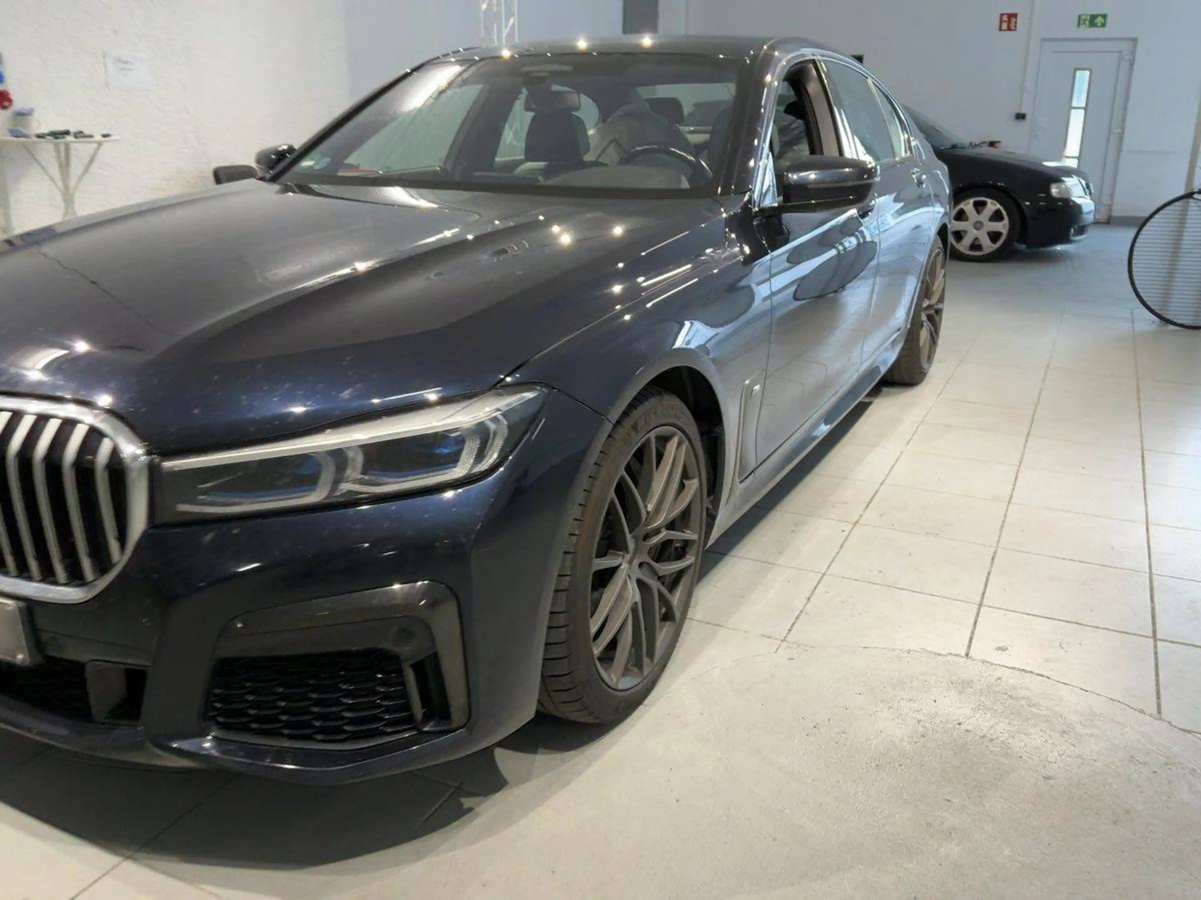 BMW 740 740 d xDrive M Sport — photo 12