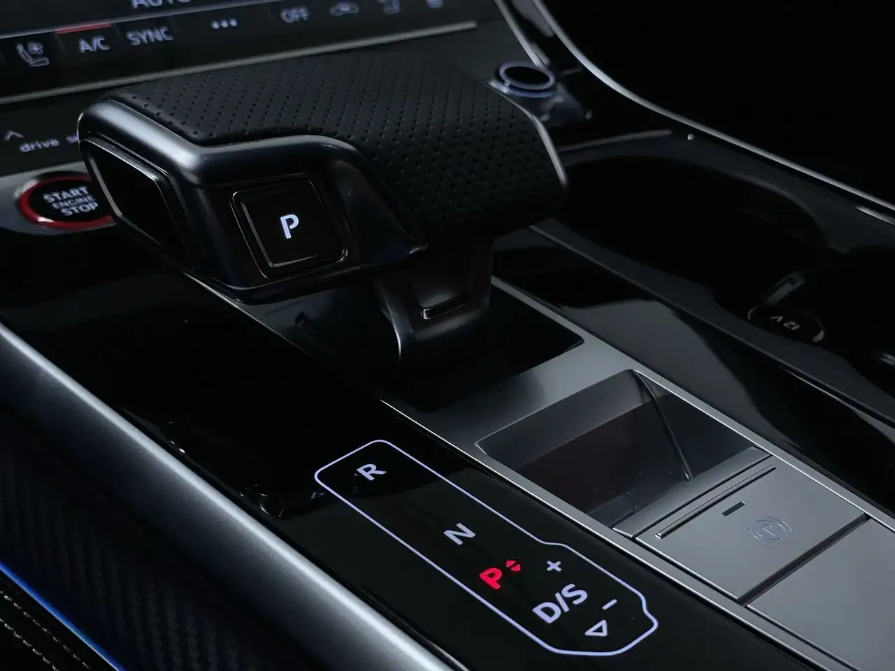 Audi SQ8 снимка Audi SQ8