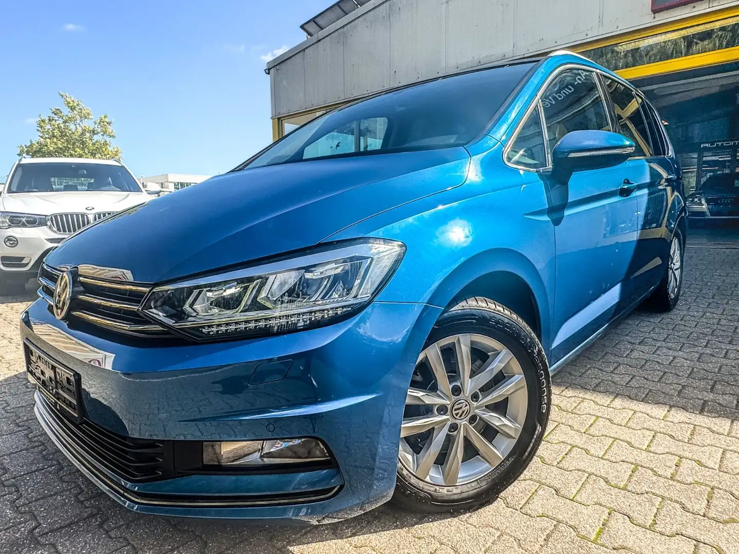 Volkswagen Touran Highline BMT*ACC*1. HAND*LED*VELOURS*AHK Blau - 1