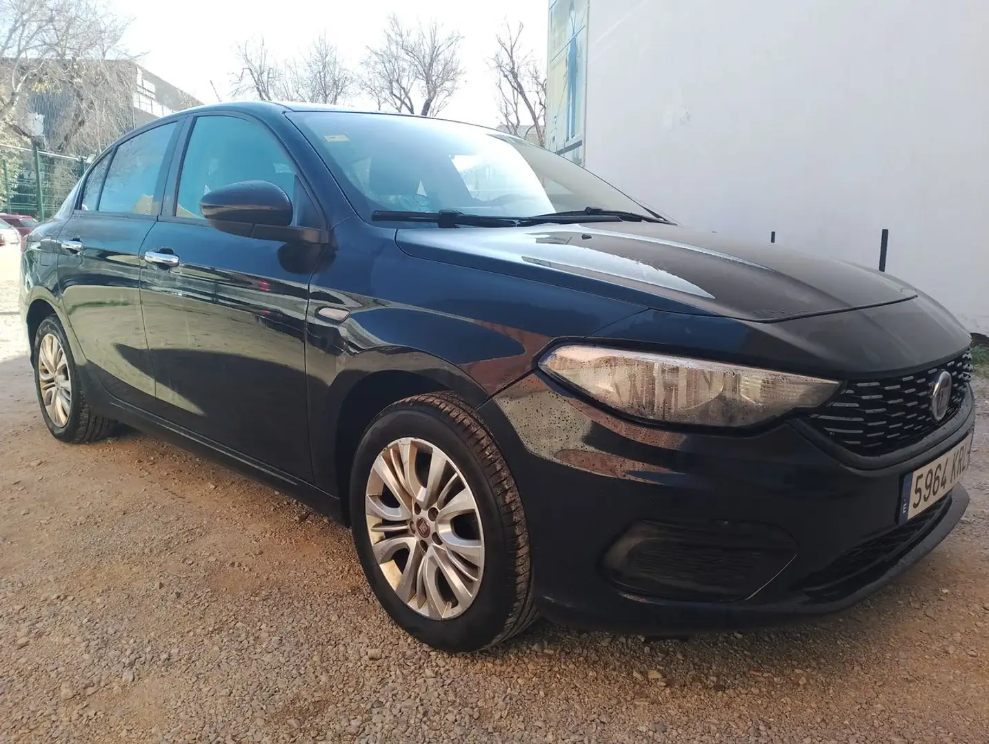 Fiat Tipo 1.4 T-Jet Gasolina/GLP Easy Schwarz - 1