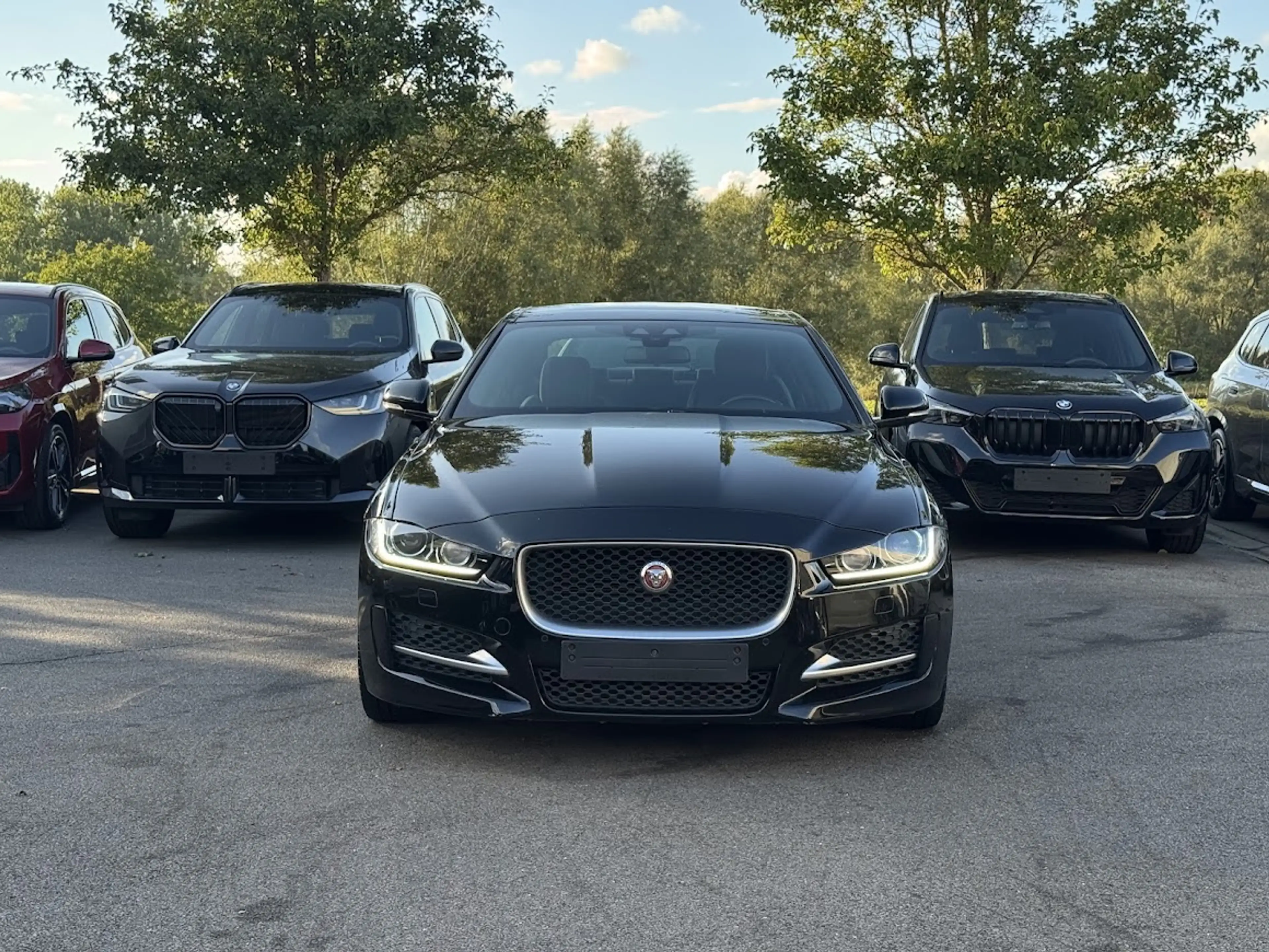 Jaguar XE Sedan / AUTOMAAT / R-Sport / LEDER / PANODAK / CAMERA / VERW ZETEL / NAVI / AIRCO / +++ — photo 6