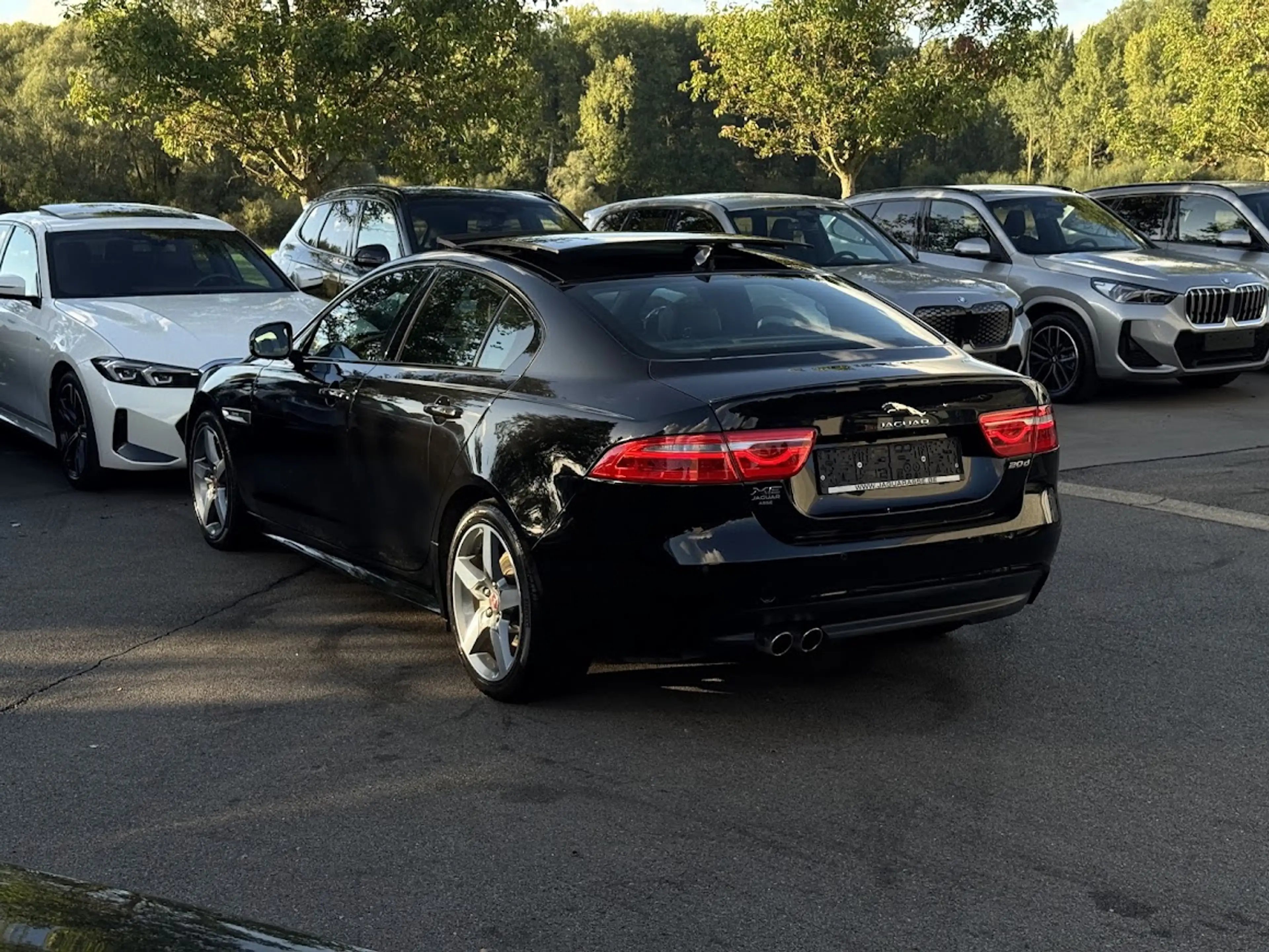 Jaguar XE Sedan / AUTOMAAT / R-Sport / LEDER / PANODAK / CAMERA / VERW ZETEL / NAVI / AIRCO / +++ — photo 12