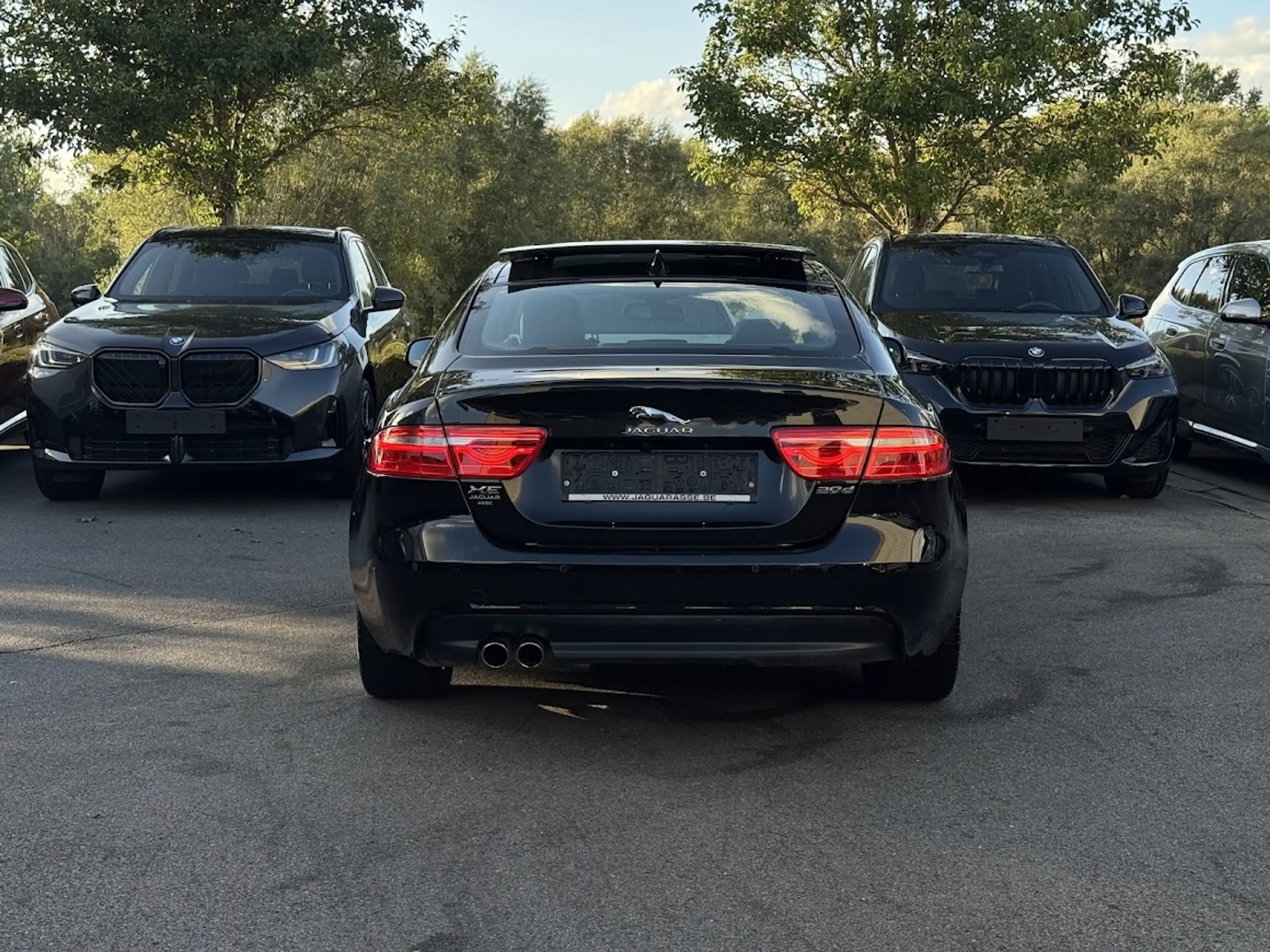 Jaguar XE Sedan / AUTOMAAT / R-Sport / LEDER / PANODAK / CAMERA / VERW ZETEL / NAVI / AIRCO / +++ — photo 13
