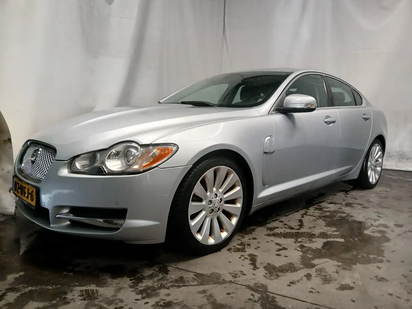 Jaguar XF 2.7D V6 Luxury - Motor tikt - Schade Grau - 2