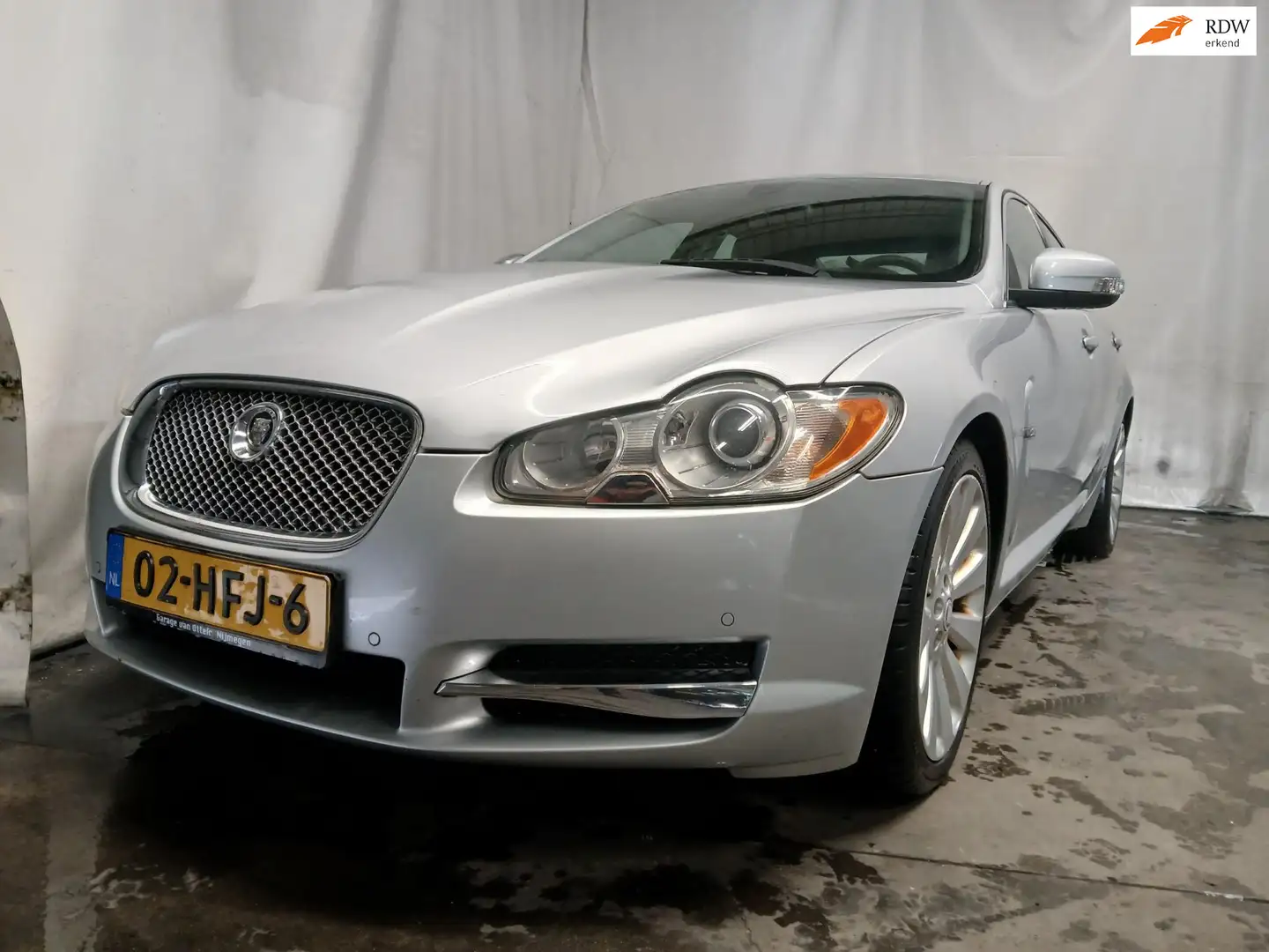 Jaguar XF 2.7D V6 Luxury - Motor tikt - Schade Grau - 1