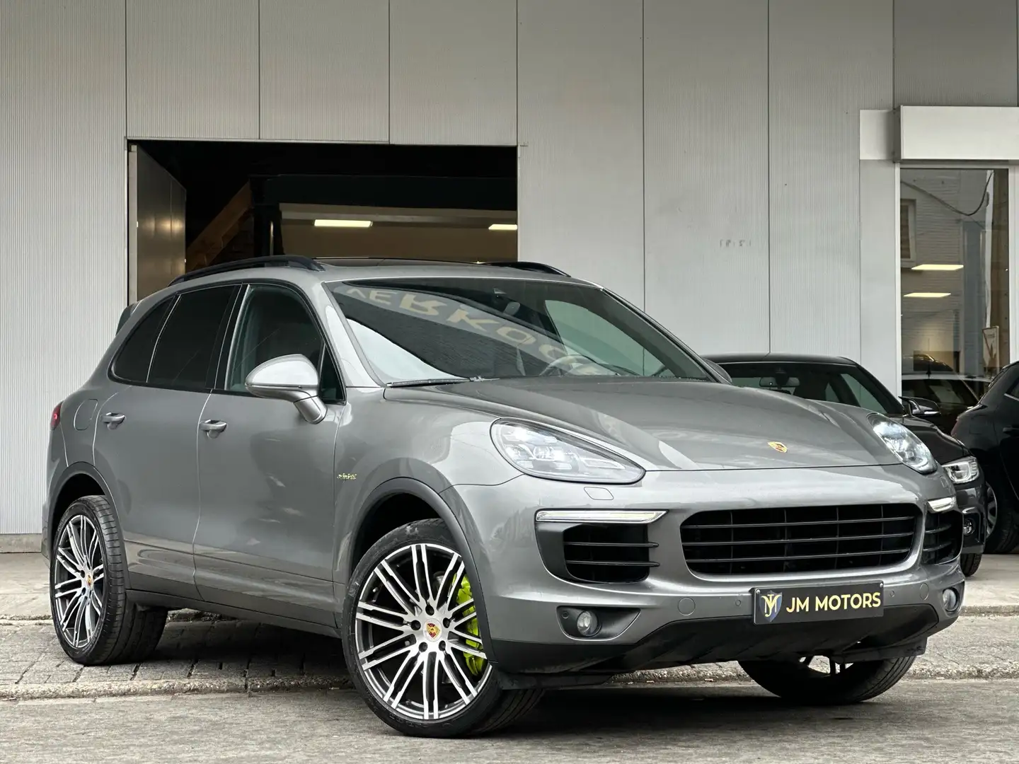 Porsche Cayenne S Hybrid Tiptronic / LED / Camera / Bose Grau - 2