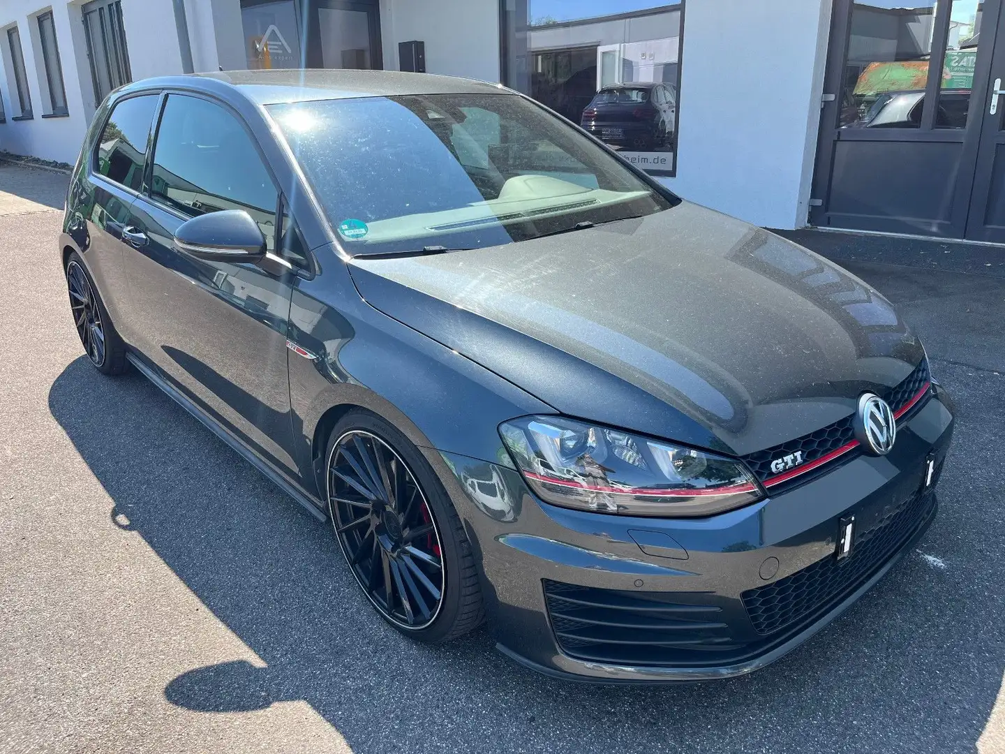 Volkswagen Golf VII Lim. GTI Navigation/Bi-Xenon/DCC Grau - 1