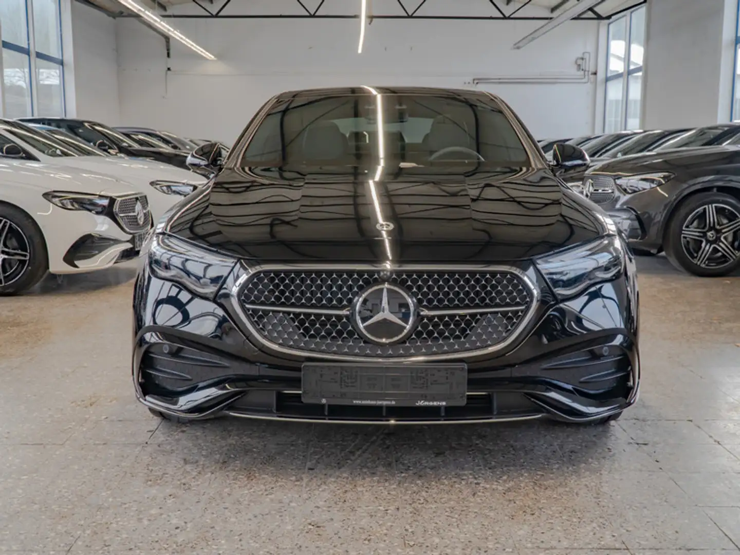 Mercedes-Benz E 220 d 4M AMG-Sport/360/Pano/Burm/Distr/20' Schwarz - 2