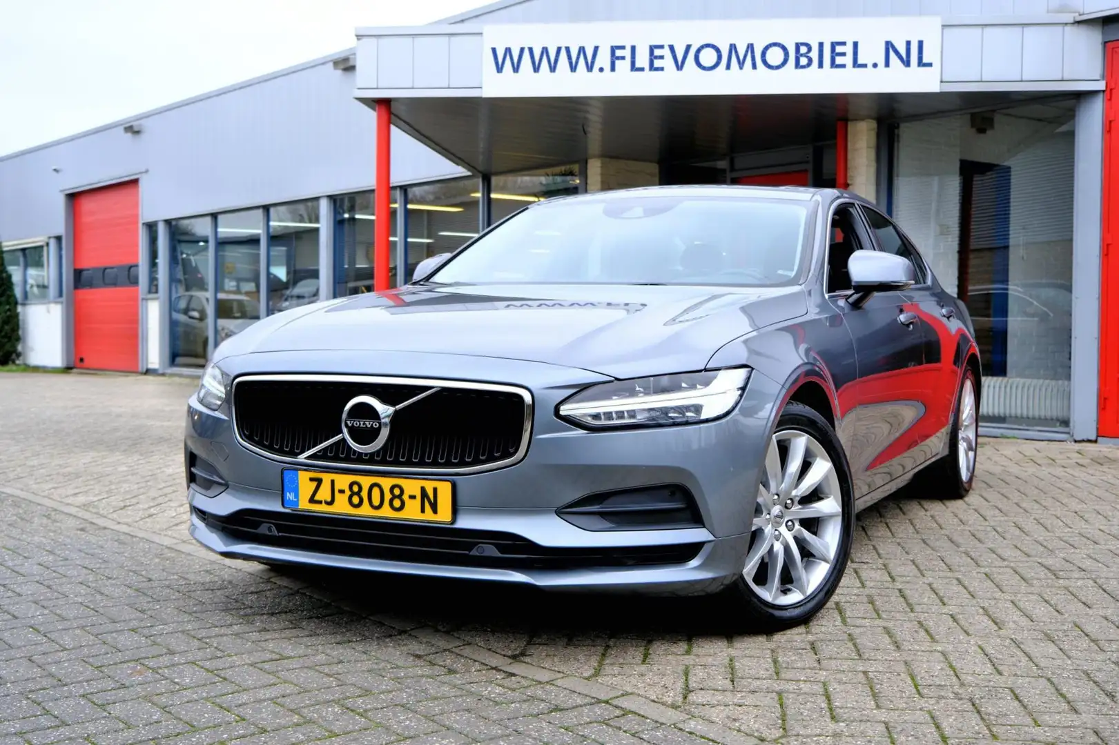 Volvo S90 2.0 D4 190pk Inscription Aut. Pano|Leder Szürke - 1