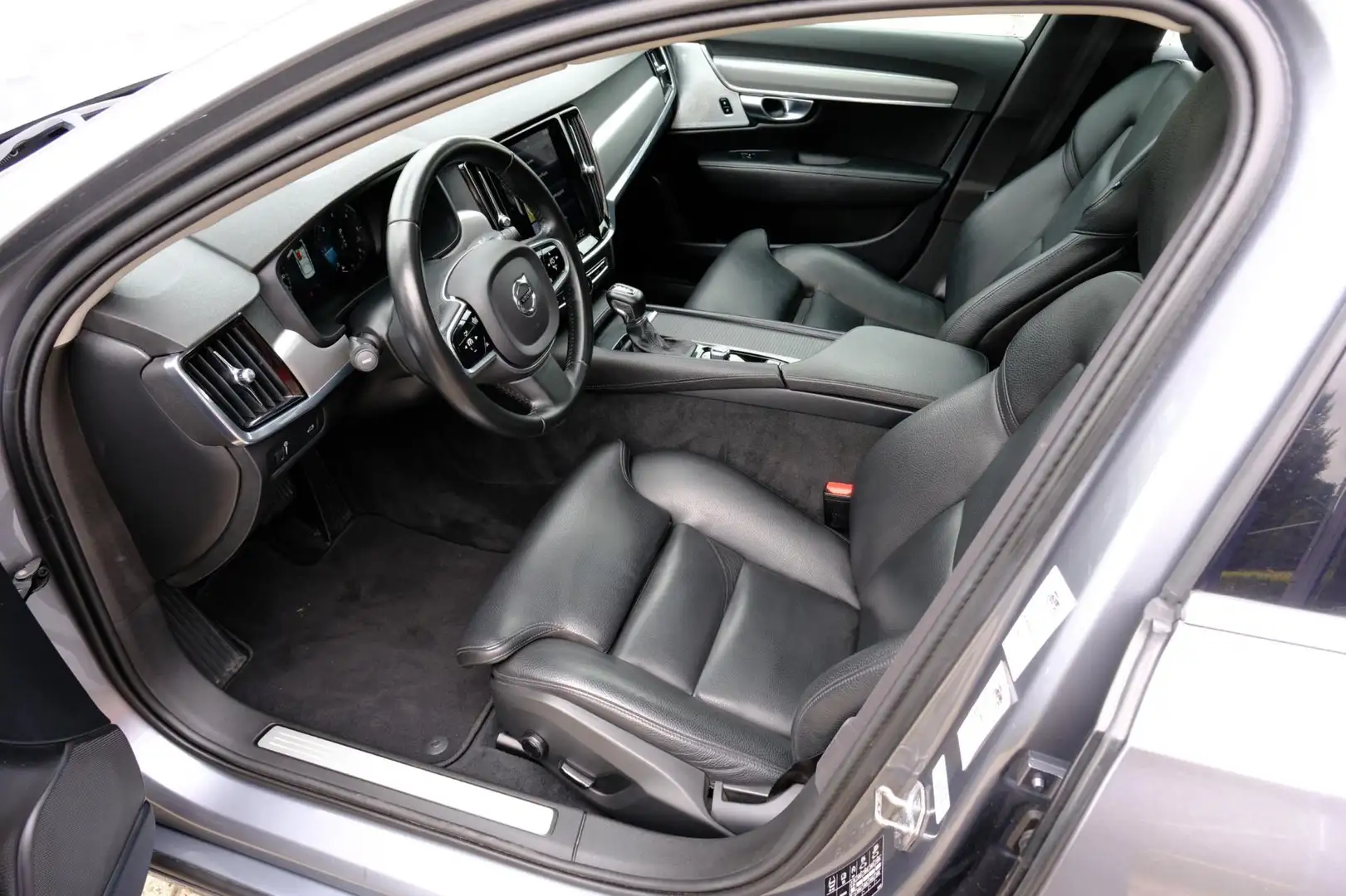 Volvo S90 2.0 D4 190pk Inscription Aut. Pano|Leder Grijs - 2