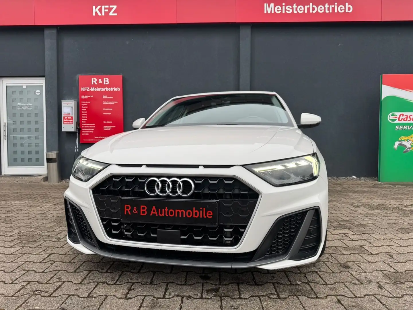 Audi A1 Sportback 30 TFSI S line*Led*Acc*Navi*1xHand Weiß - 2