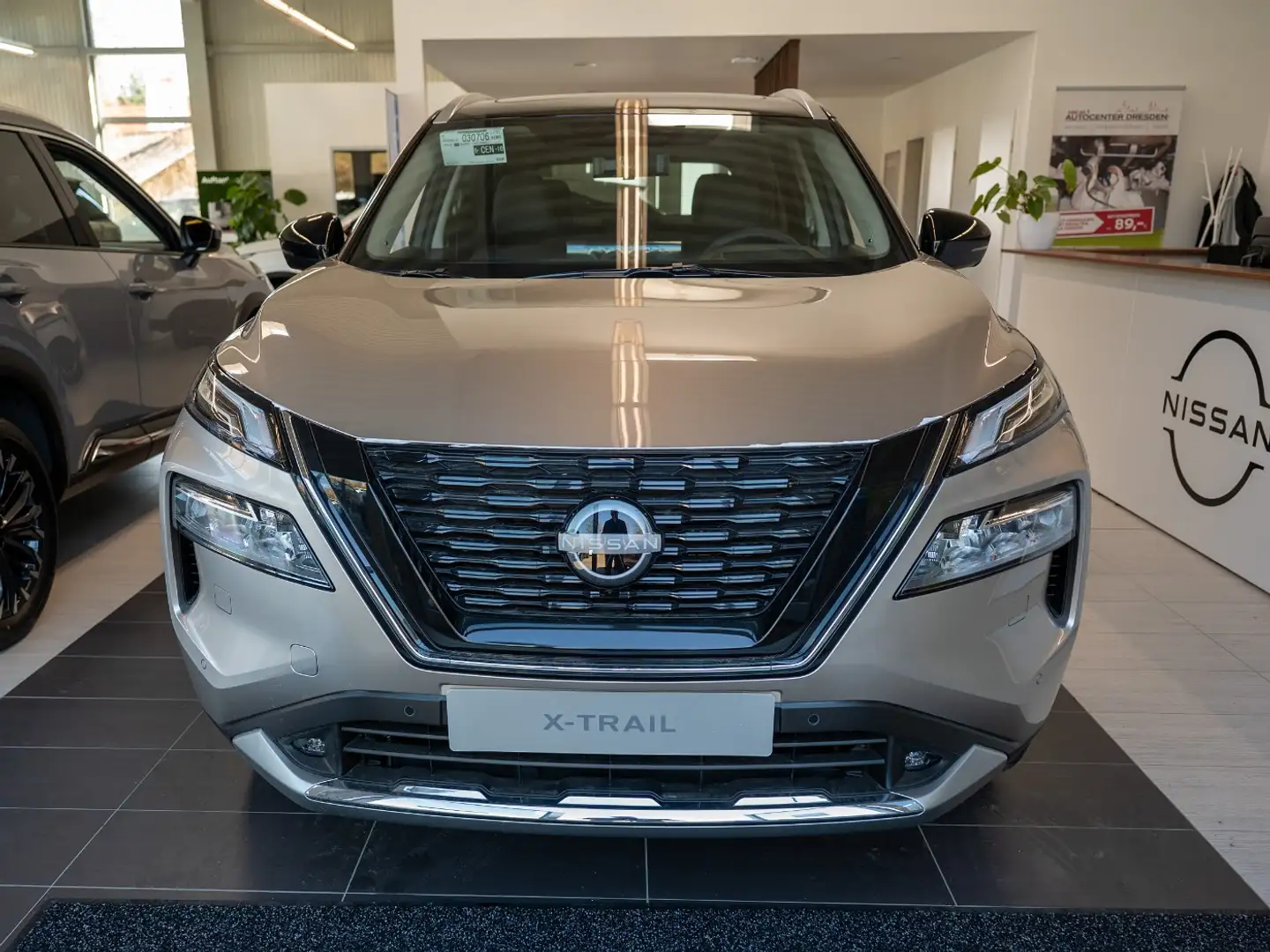 Nissan X-Trail 1.5VC-T e-4ORCE Tekna+ HUD Navi 360 BOSE Beige - 2