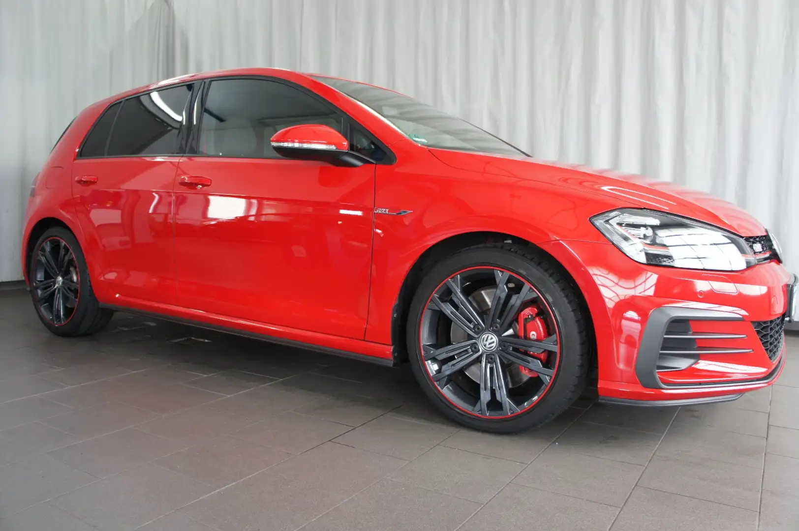 Volkswagen Golf GTI 2.0 TSI #K058896 Rot - 1