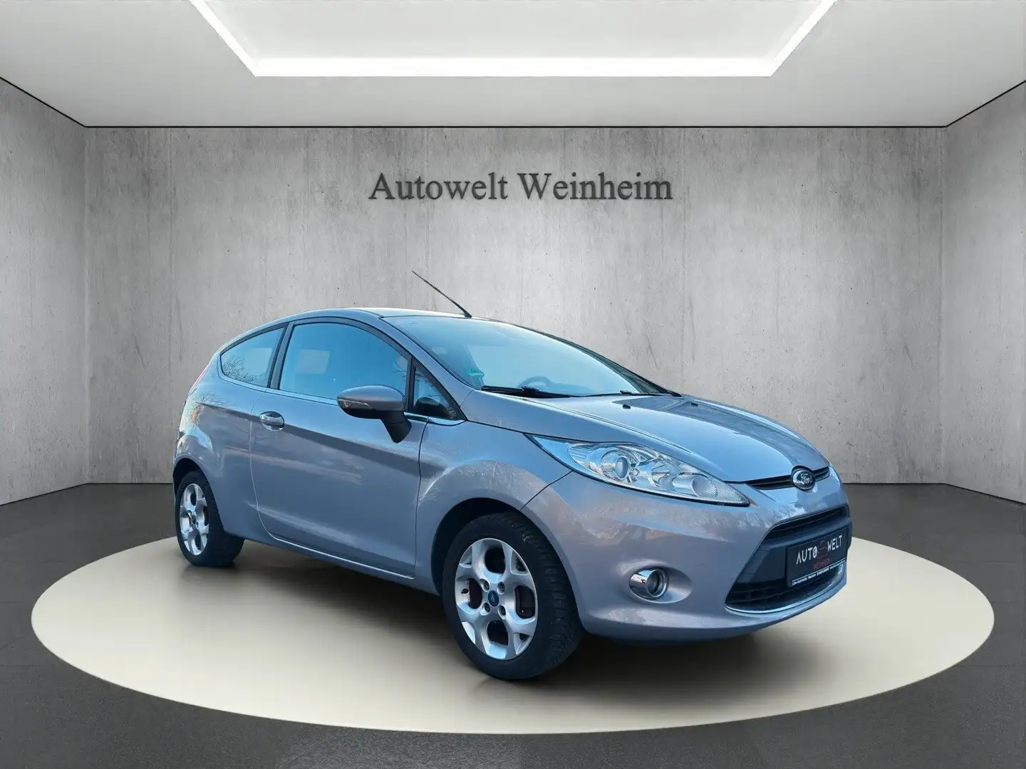 Ford Fiesta FIESTA°TITANIUM°SITZHEIZUNG°USB°ALU°EINPARKHILFE Silber - 1