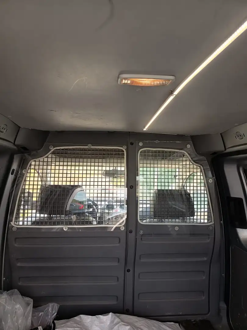 Volkswagen Caddy Caddy 1.9TDI Kombi Plateado - 2