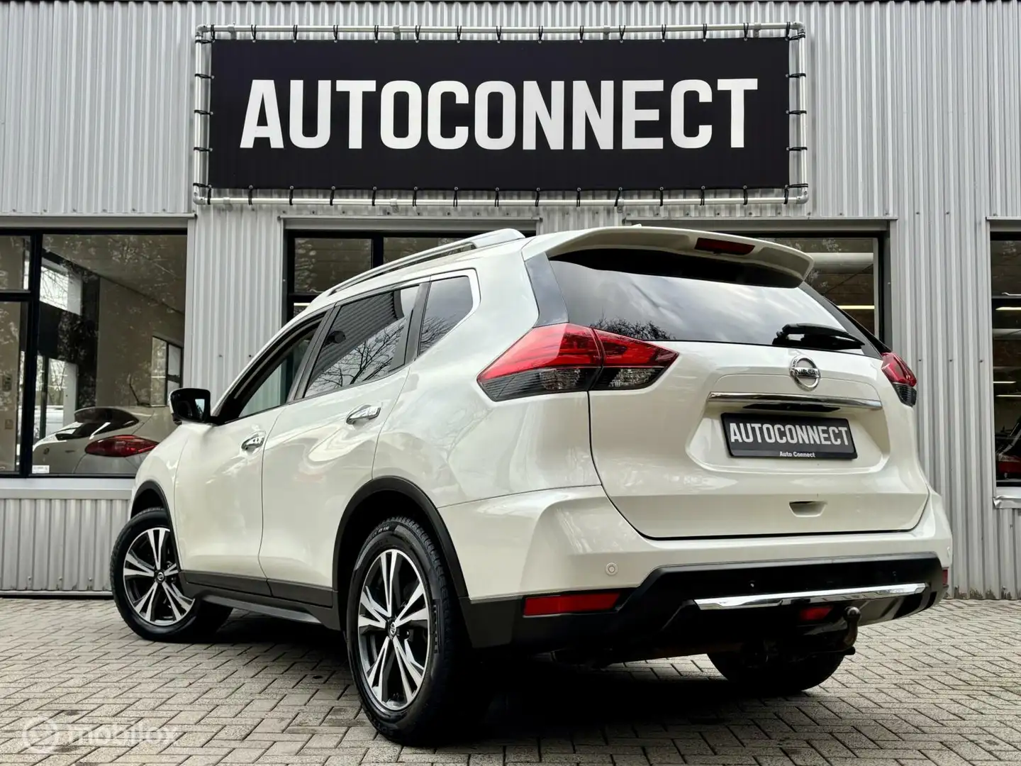Nissan X-Trail 1.6 DIG-T 7 persoons. NAVI, PANO, TREKHAAK. Blanco - 2