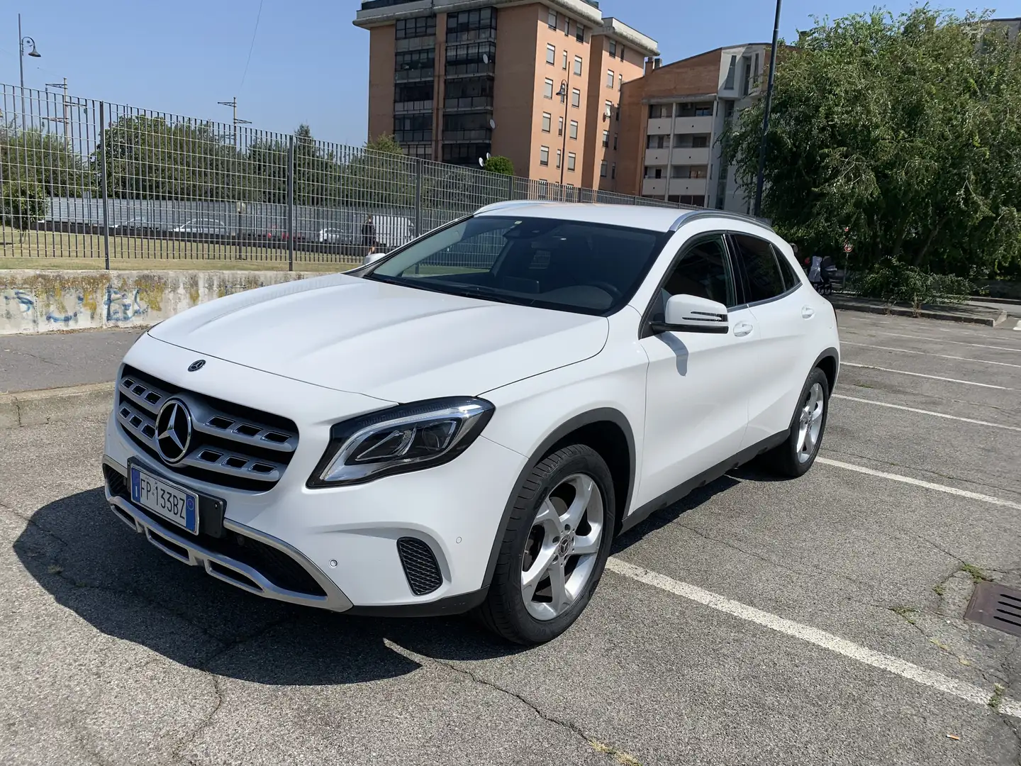 Mercedes-Benz GLA 200 GLA-X156 2017 d Sport auto Bianco - 2