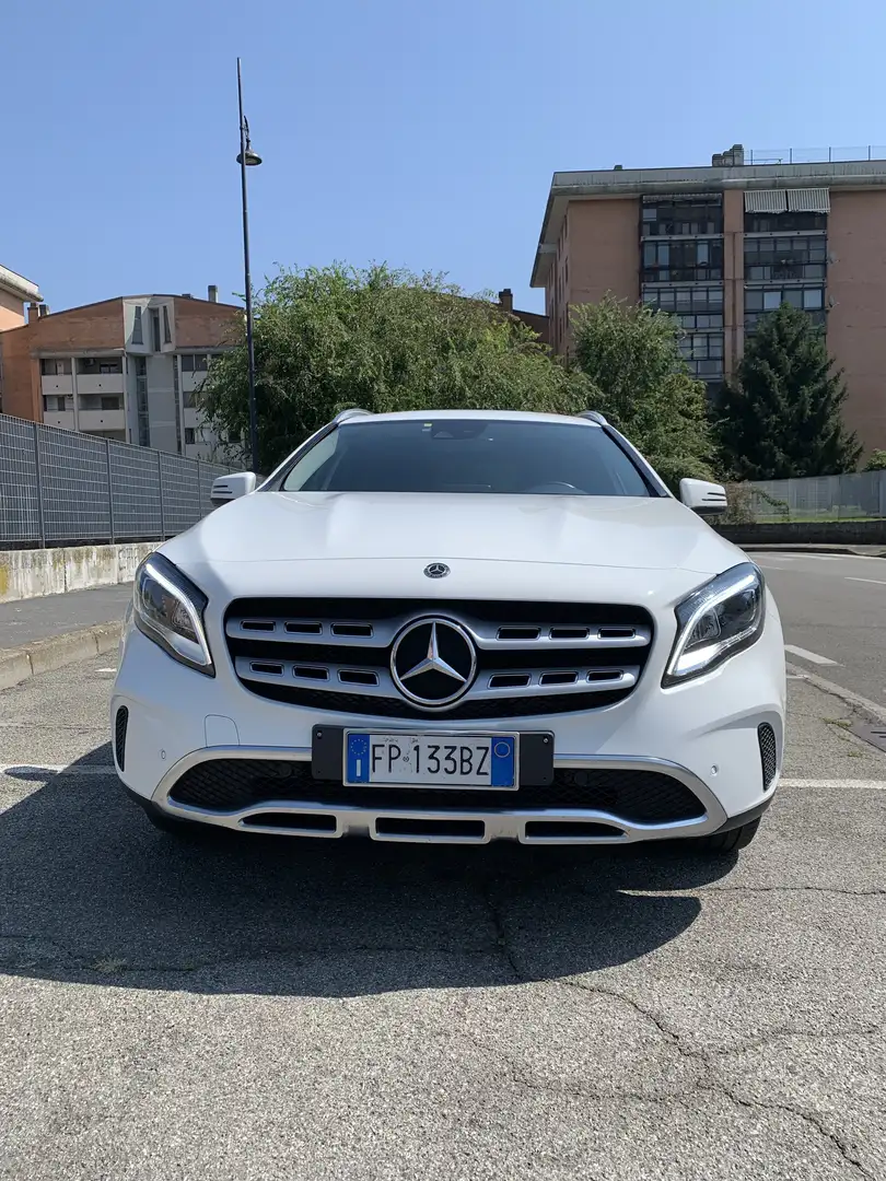 Mercedes-Benz GLA 200 GLA-X156 2017 d Sport auto Bianco - 1