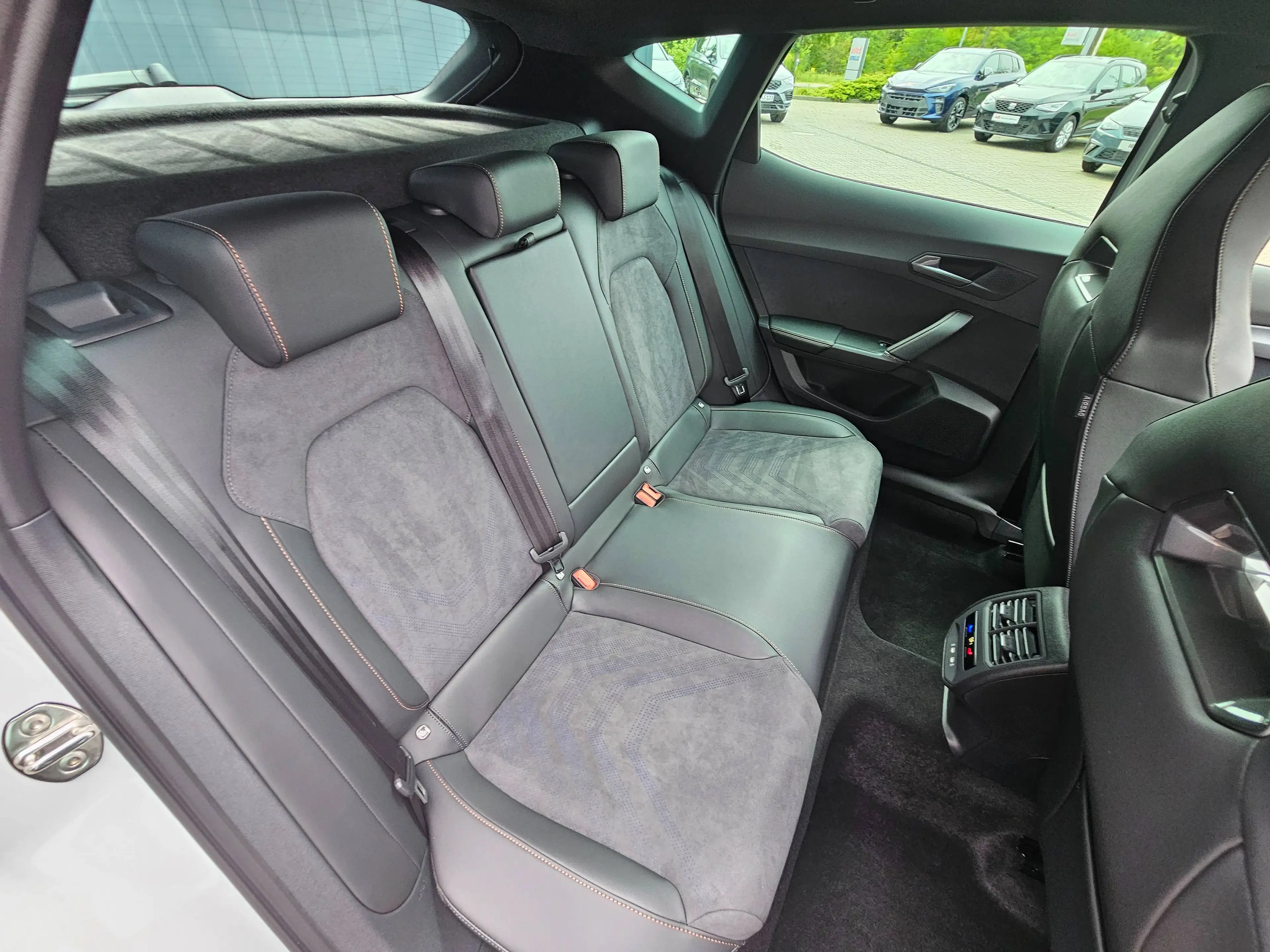 CUPRA Formentor VZ 2.0 TSI 245 kW 4Drive *Matrix-LED, Navi, DCC, Sennheiser, AHZV, ACC, elektr. Heckklappe* — photo 10