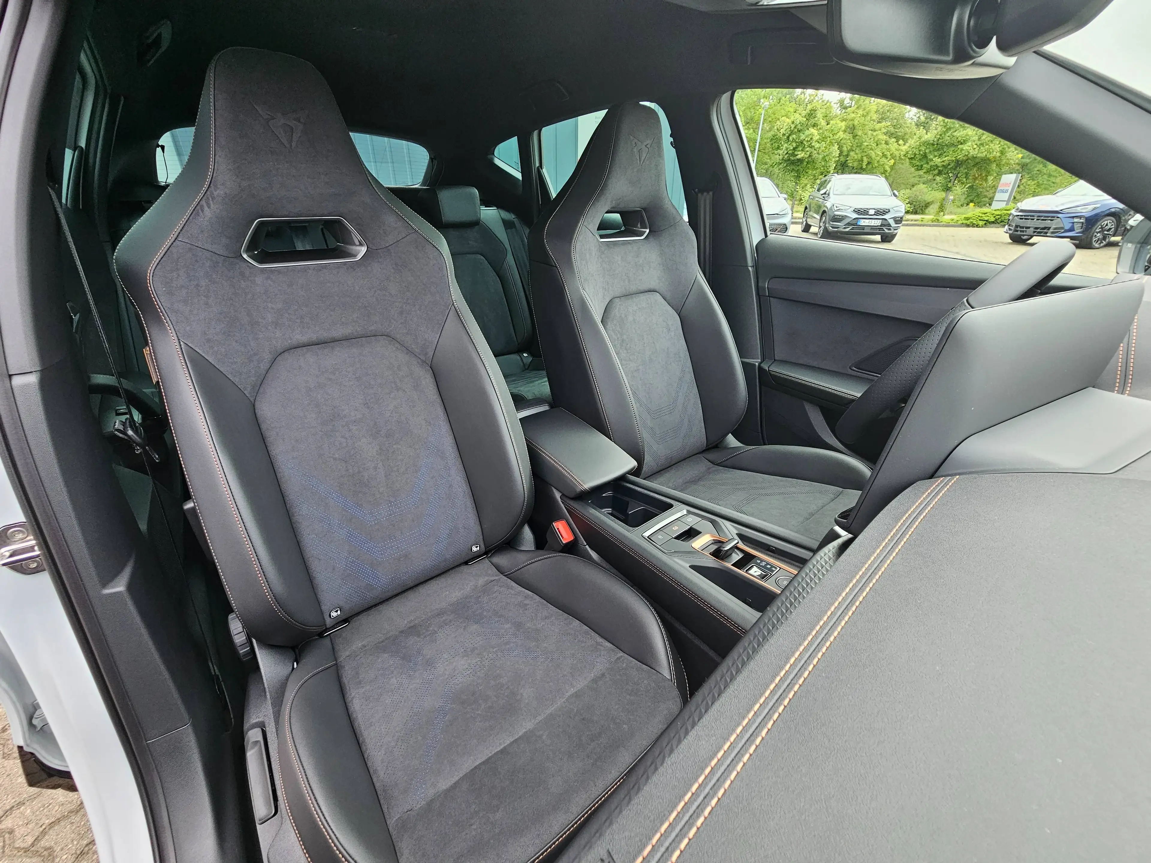 CUPRA Formentor VZ 2.0 TSI 245 kW 4Drive *Matrix-LED, Navi, DCC, Sennheiser, AHZV, ACC, elektr. Heckklappe* — photo 8