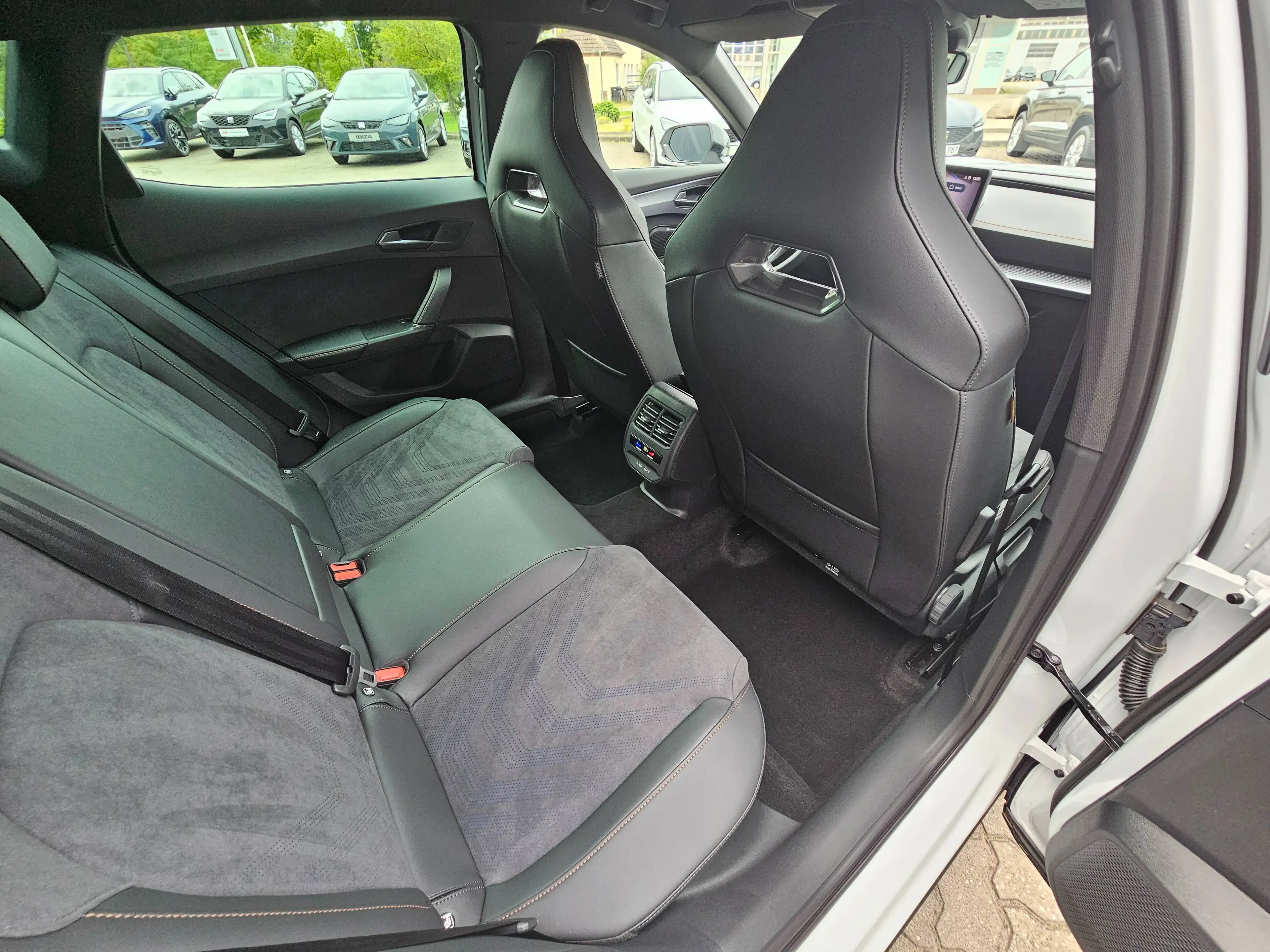 CUPRA Formentor VZ 2.0 TSI 245 kW 4Drive *Matrix-LED, Navi, DCC, Sennheiser, AHZV, ACC, elektr. Heckklappe* — photo 6