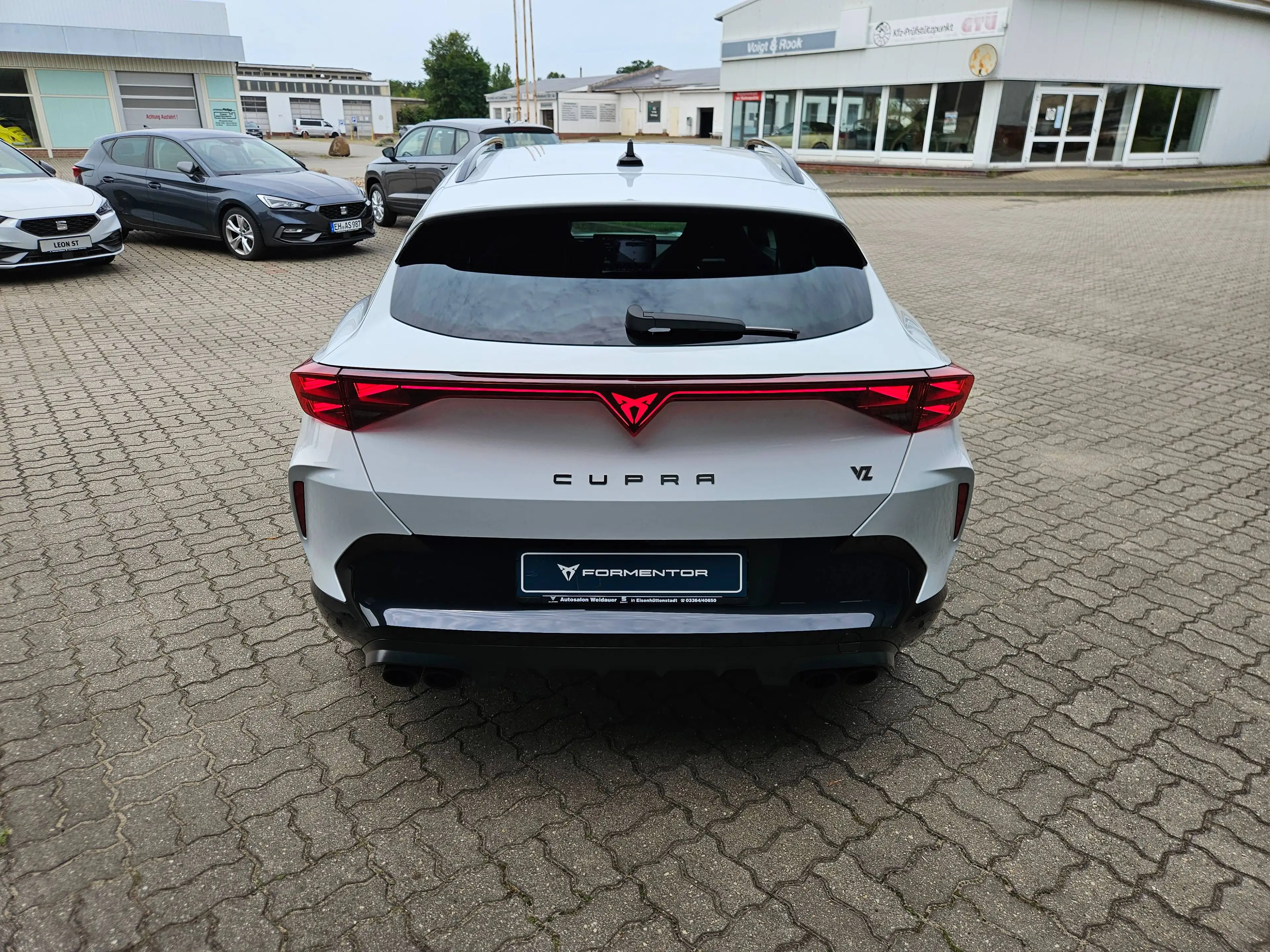 CUPRA Formentor VZ 2.0 TSI 245 kW 4Drive *Matrix-LED, Navi, DCC, Sennheiser, AHZV, ACC, elektr. Heckklappe* — photo 14