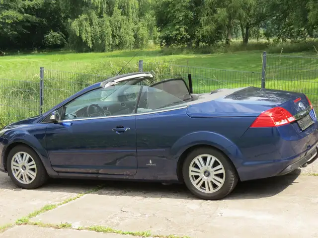 Ford Focus CC Coupe-Cabriolet 2.0 16V . Titanium