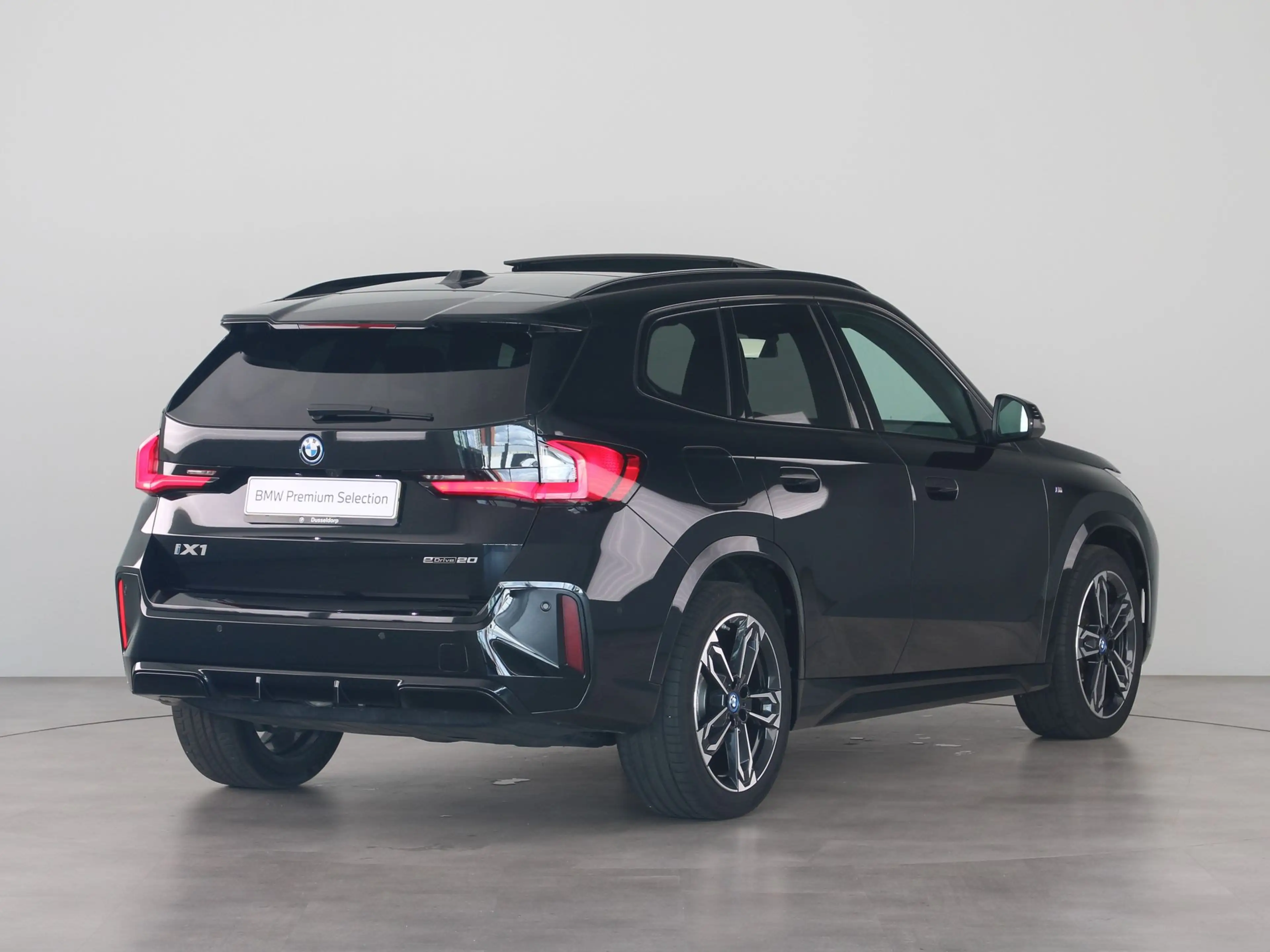 BMW iX1 eDrive20 67 kWh M Sport Edition Trekhaak — photo 5