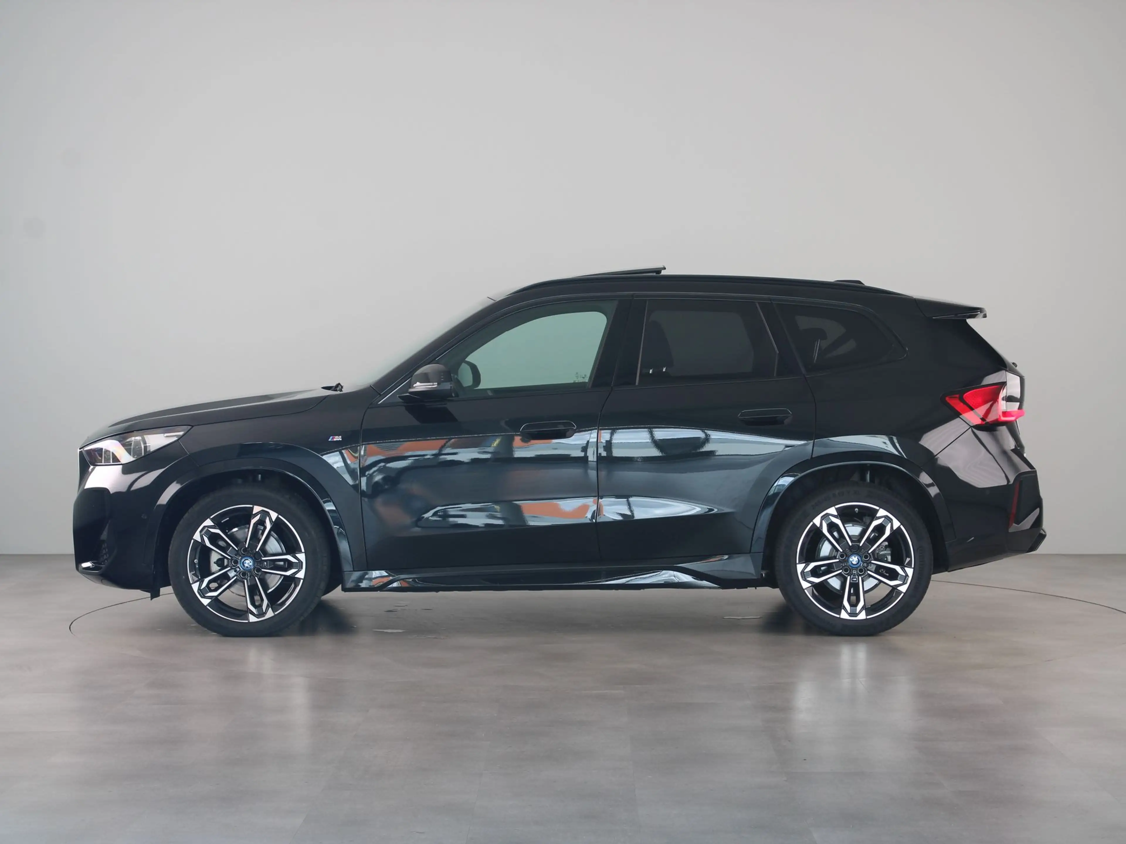 BMW iX1 eDrive20 67 kWh M Sport Edition Trekhaak — photo 8