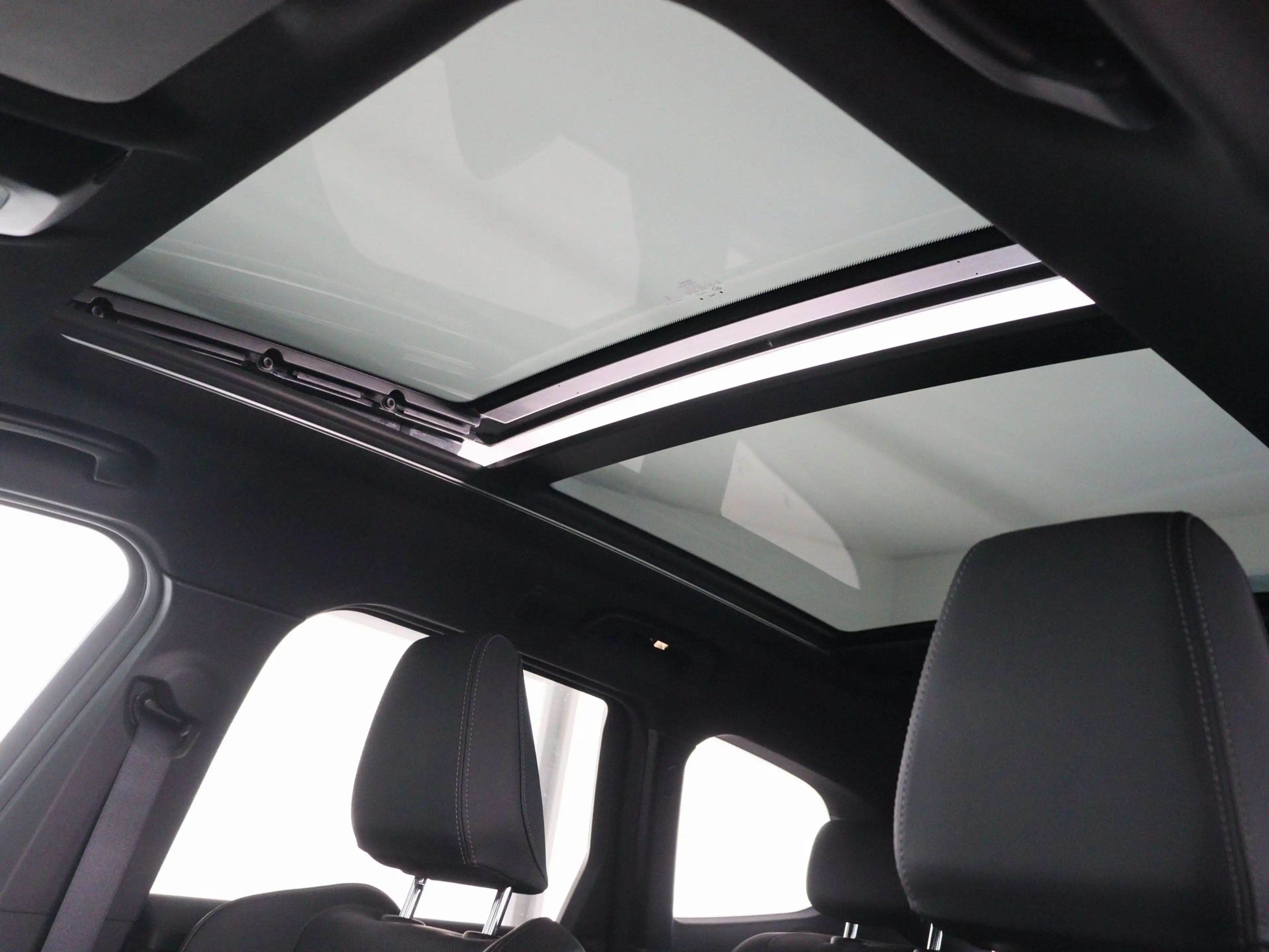 BMW iX1 eDrive20 67 kWh M Sport Edition Trekhaak — photo 12