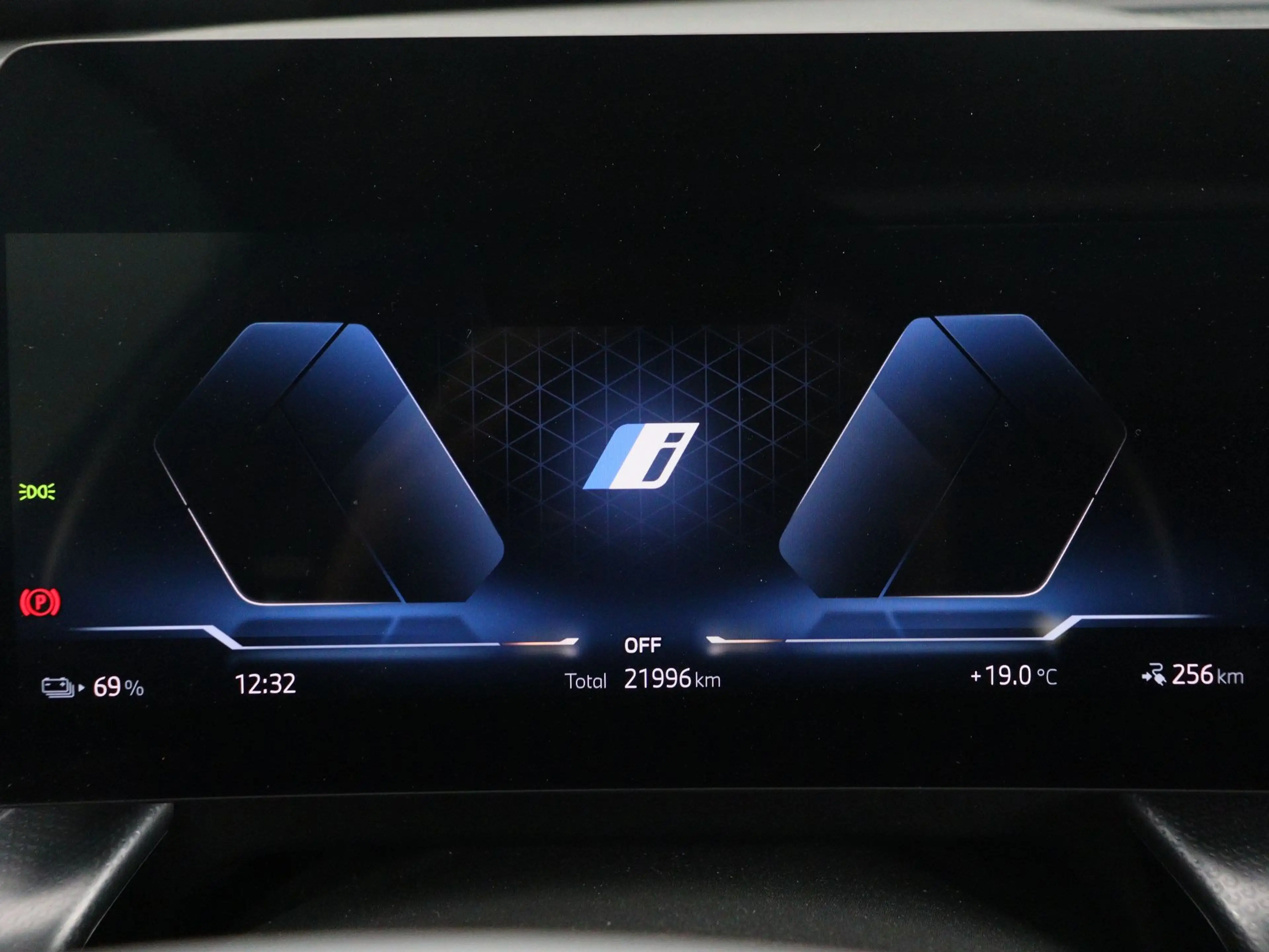 BMW iX1 eDrive20 67 kWh M Sport Edition Trekhaak — photo 15