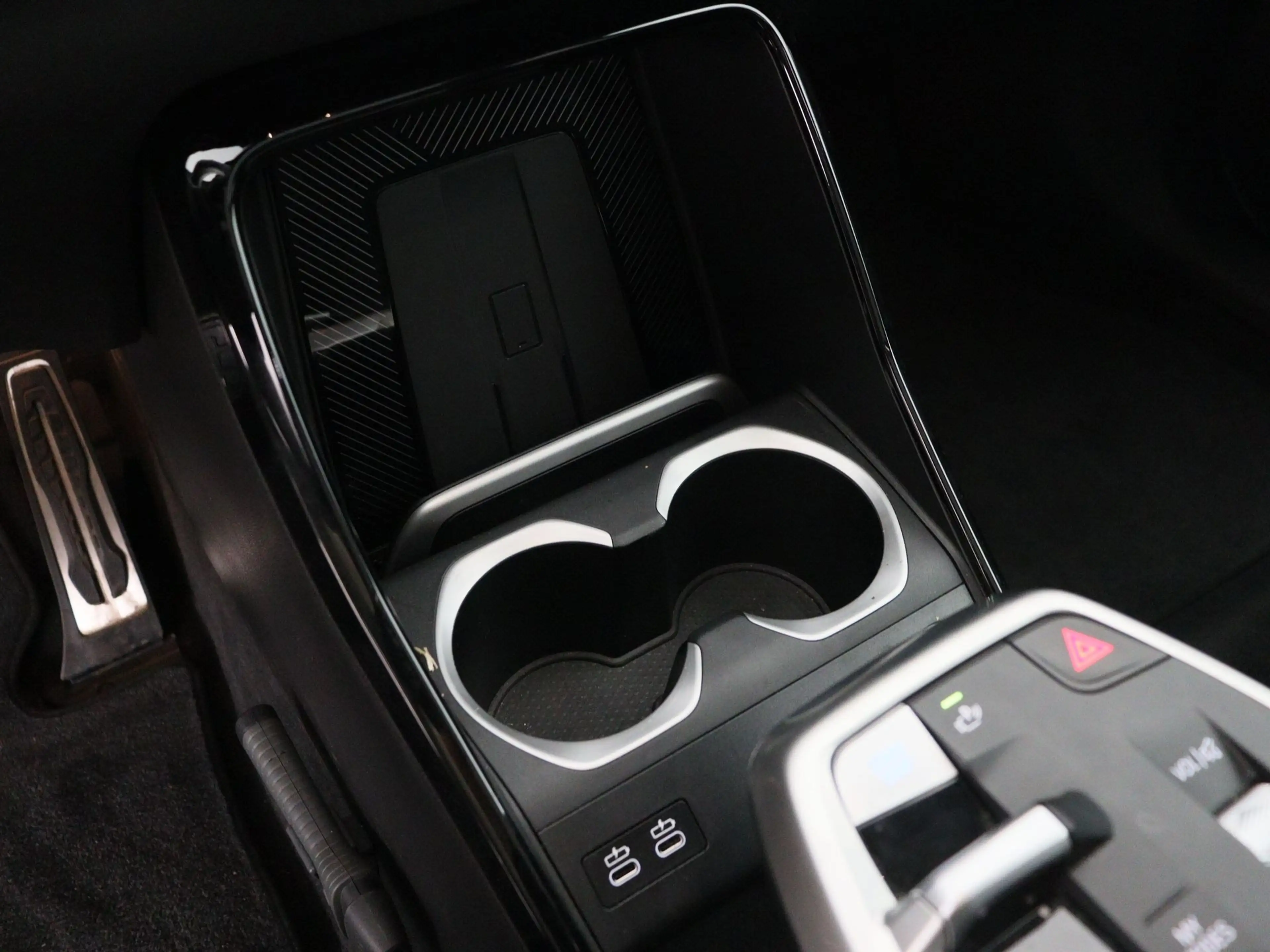 BMW iX1 eDrive20 67 kWh M Sport Edition Trekhaak — photo 14