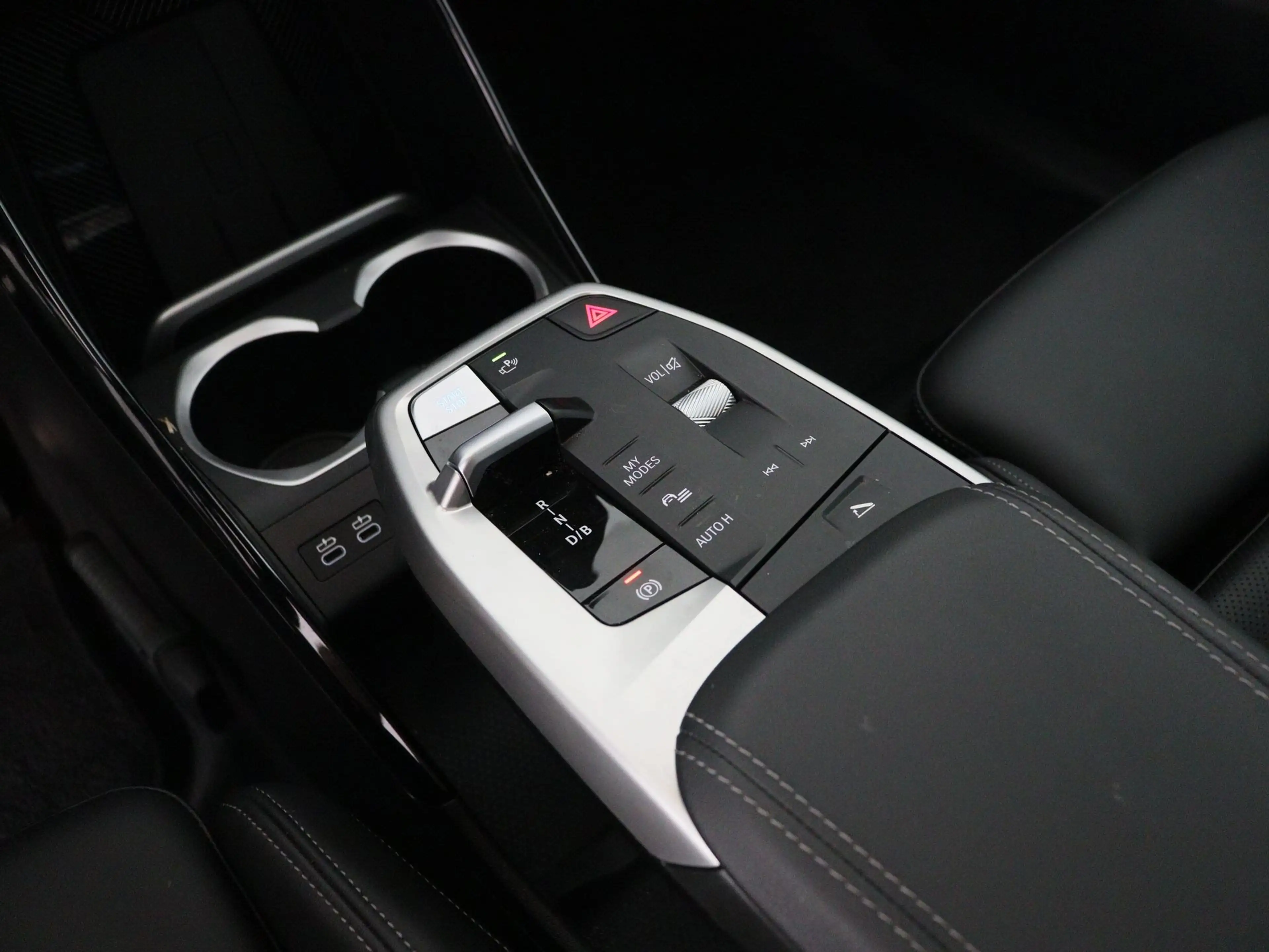 BMW iX1 eDrive20 67 kWh M Sport Edition Trekhaak — photo 13