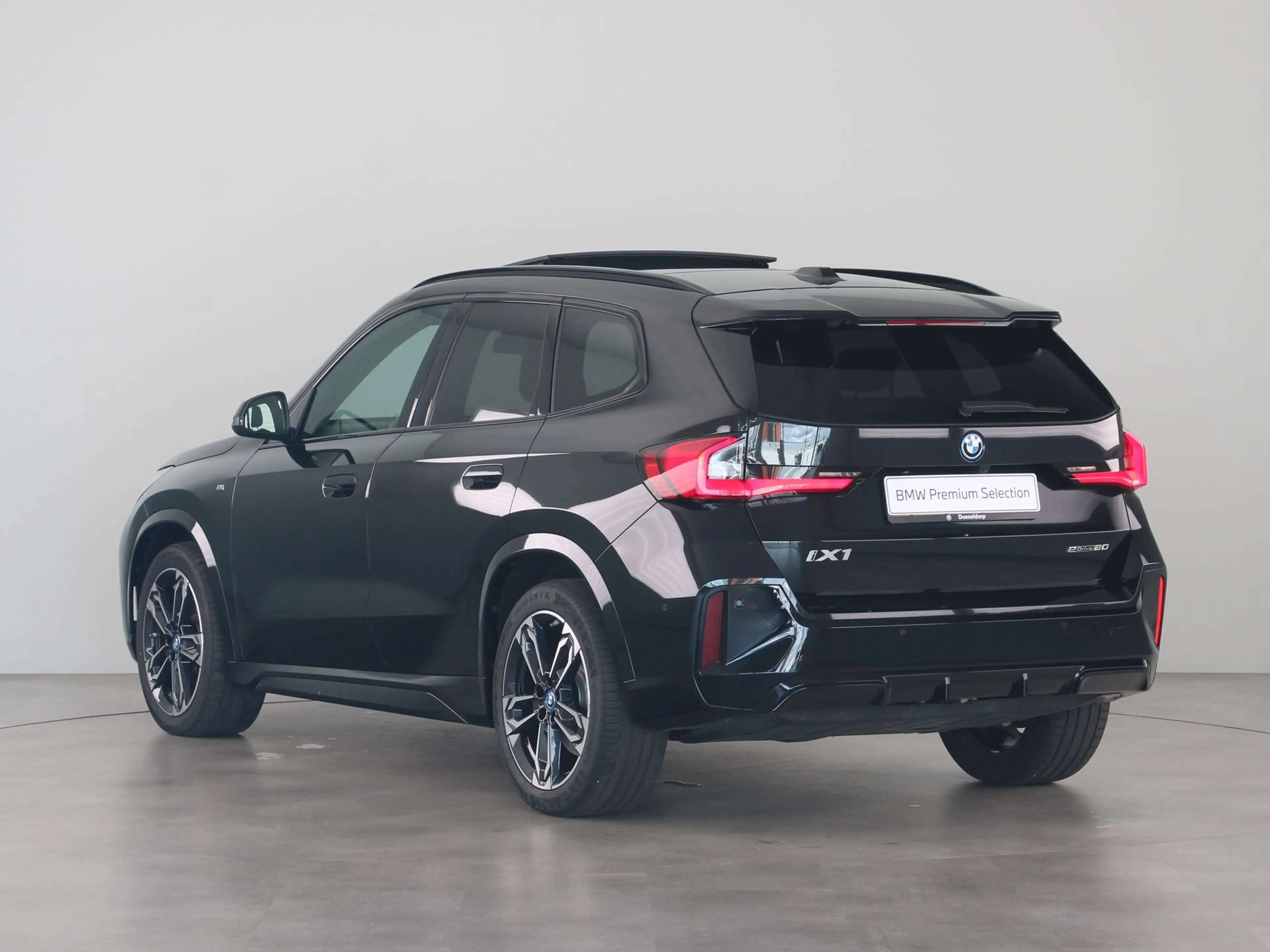 BMW iX1 eDrive20 67 kWh M Sport Edition Trekhaak — photo 7