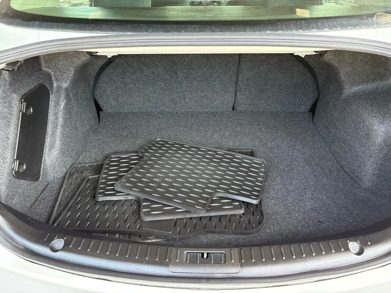 Mazda 3 снимка Mazda 3