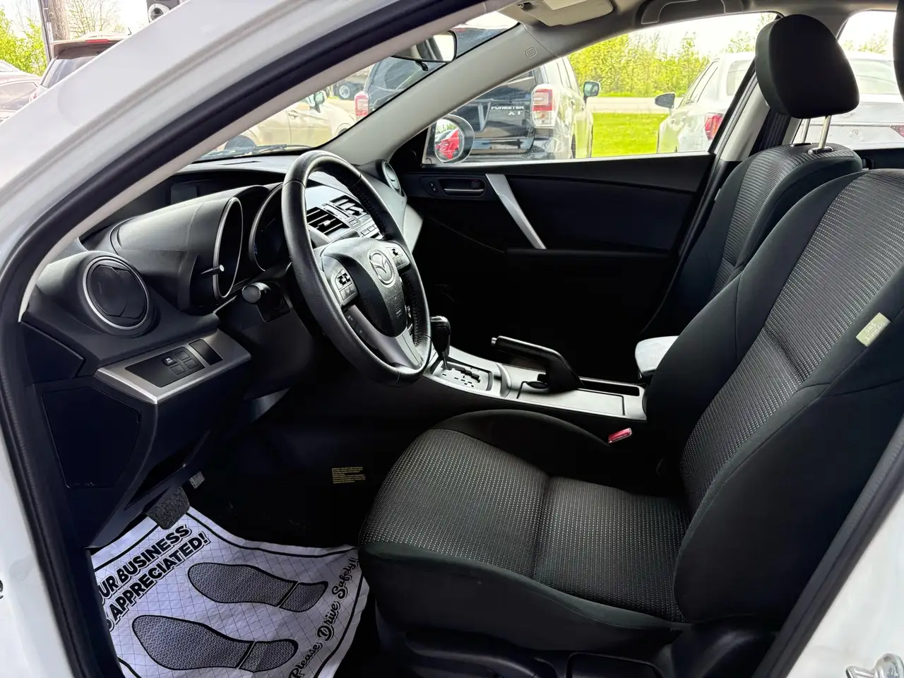 Mazda 3 снимка Mazda 3
